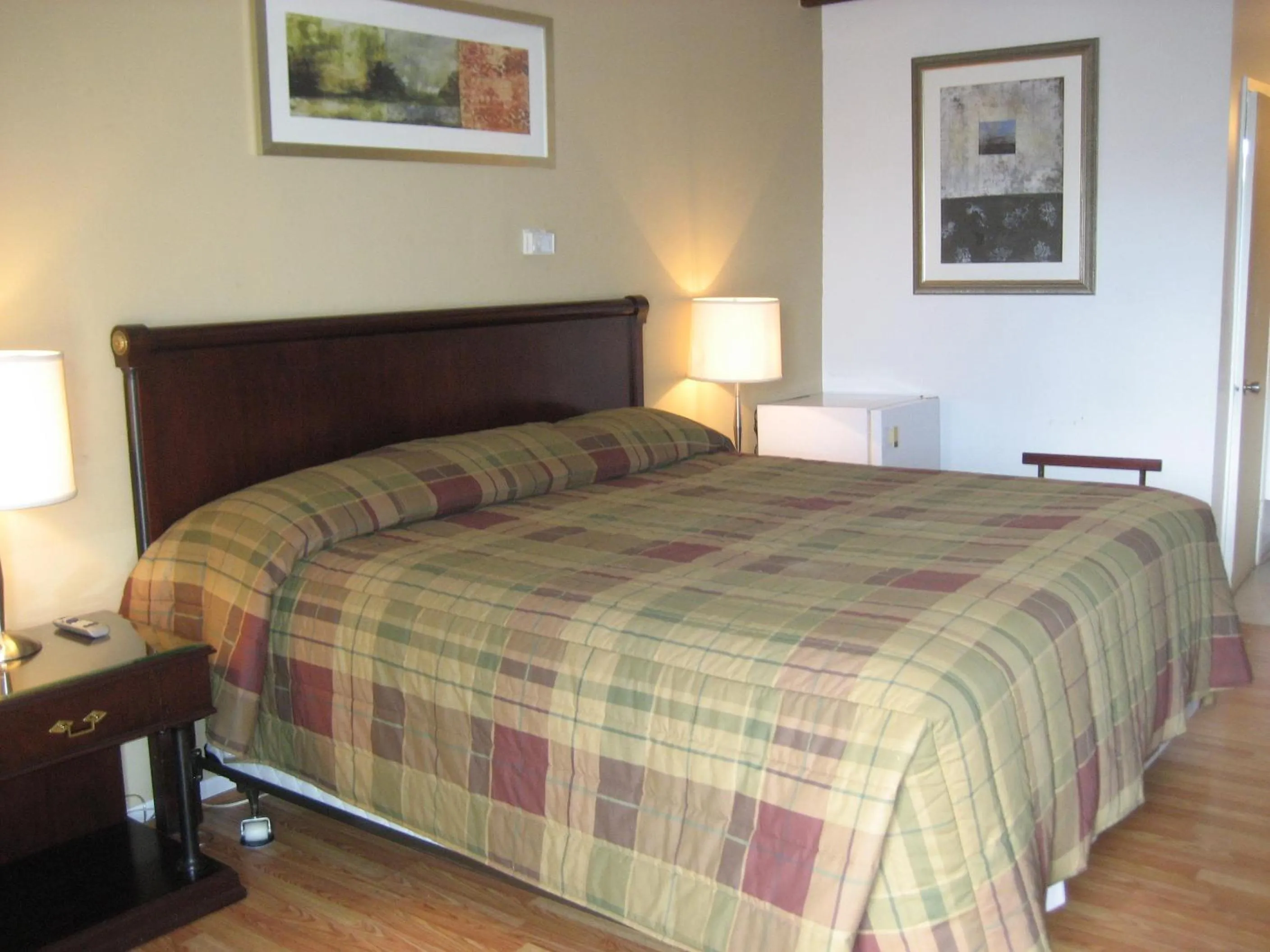 Bed in Motel Iberville