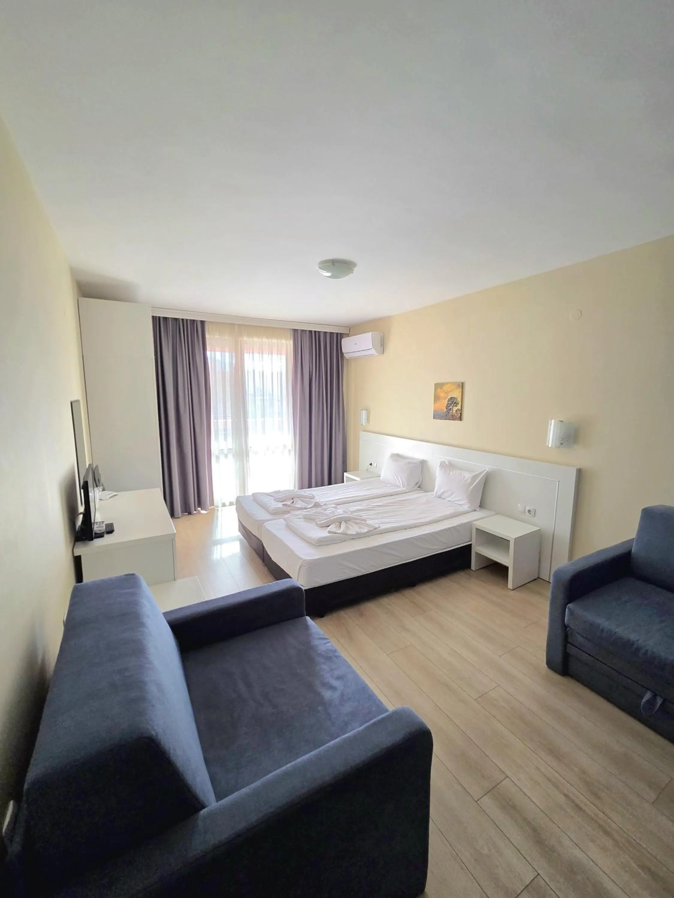 Bed in Elegance Spa Hotel
