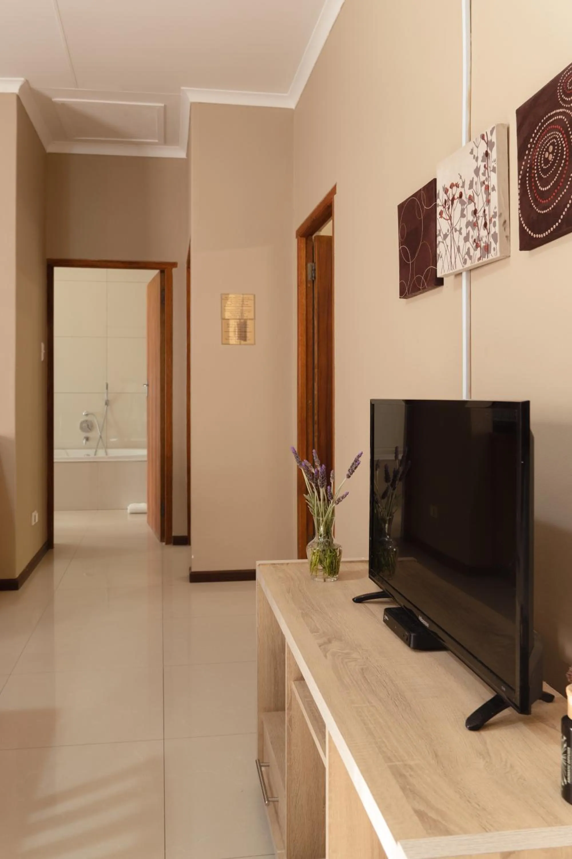 TV and multimedia in The Falls Guest House