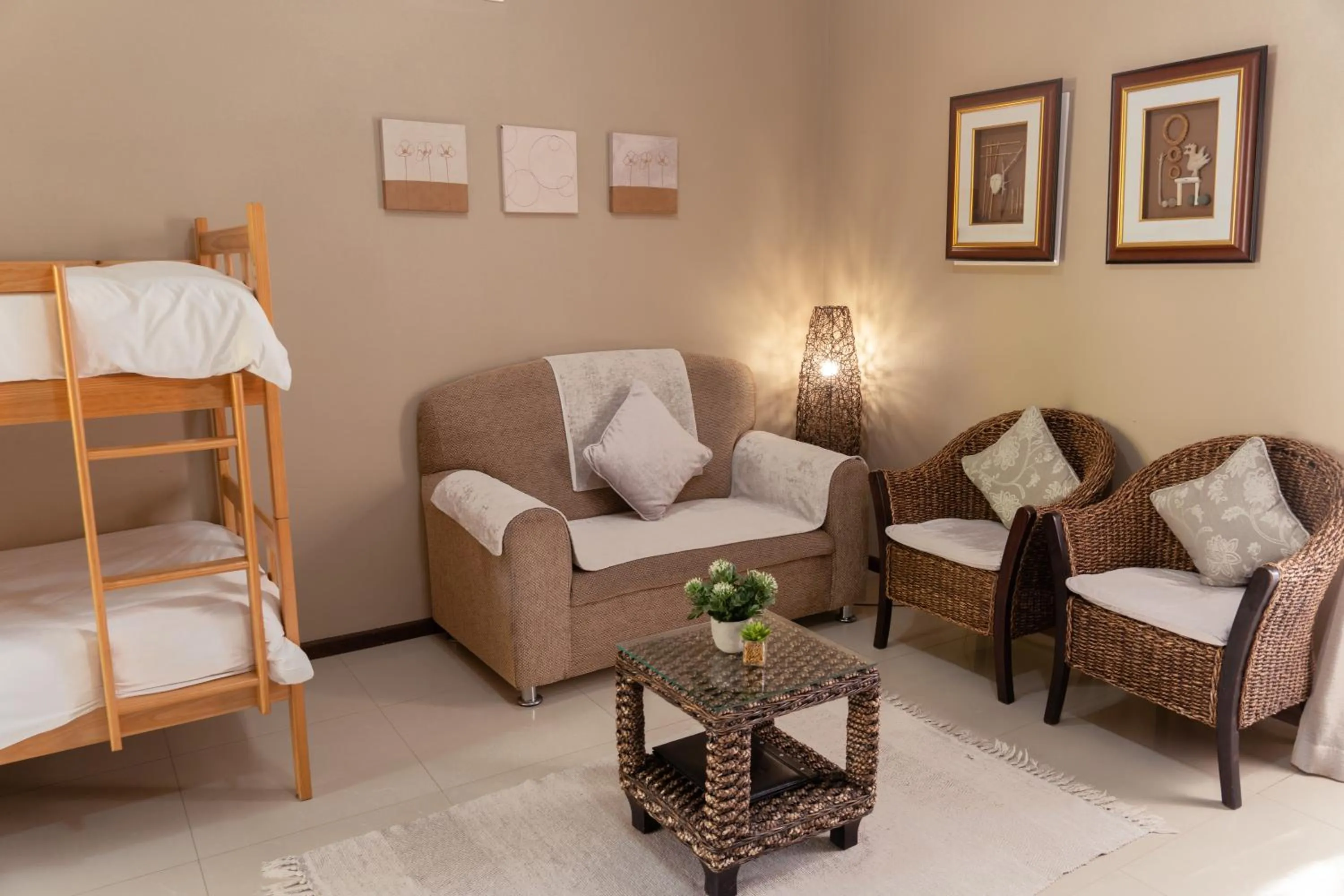 Seating area, Bed in The Falls Guest House