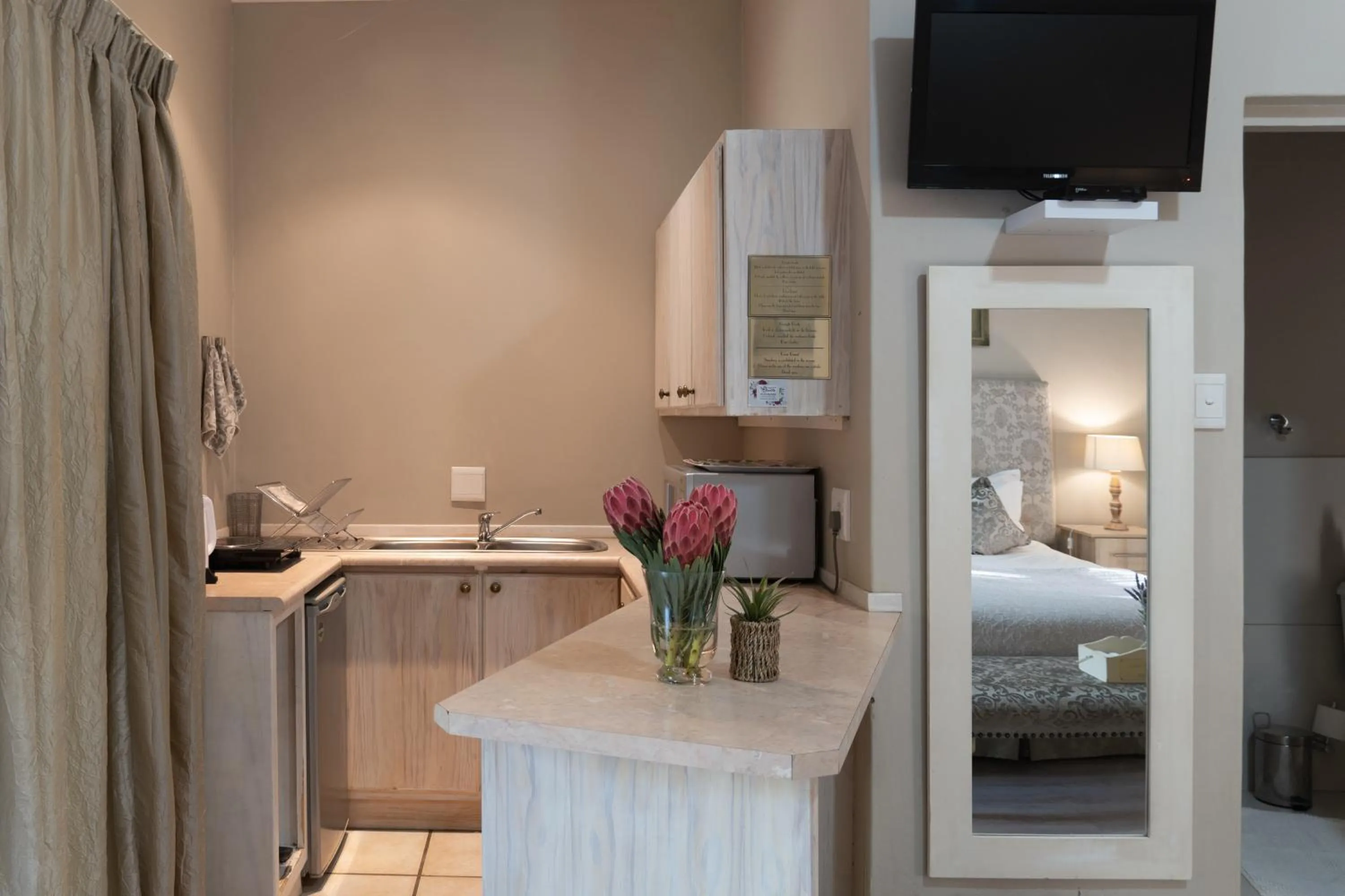 TV and multimedia, Bed in The Falls Guest House