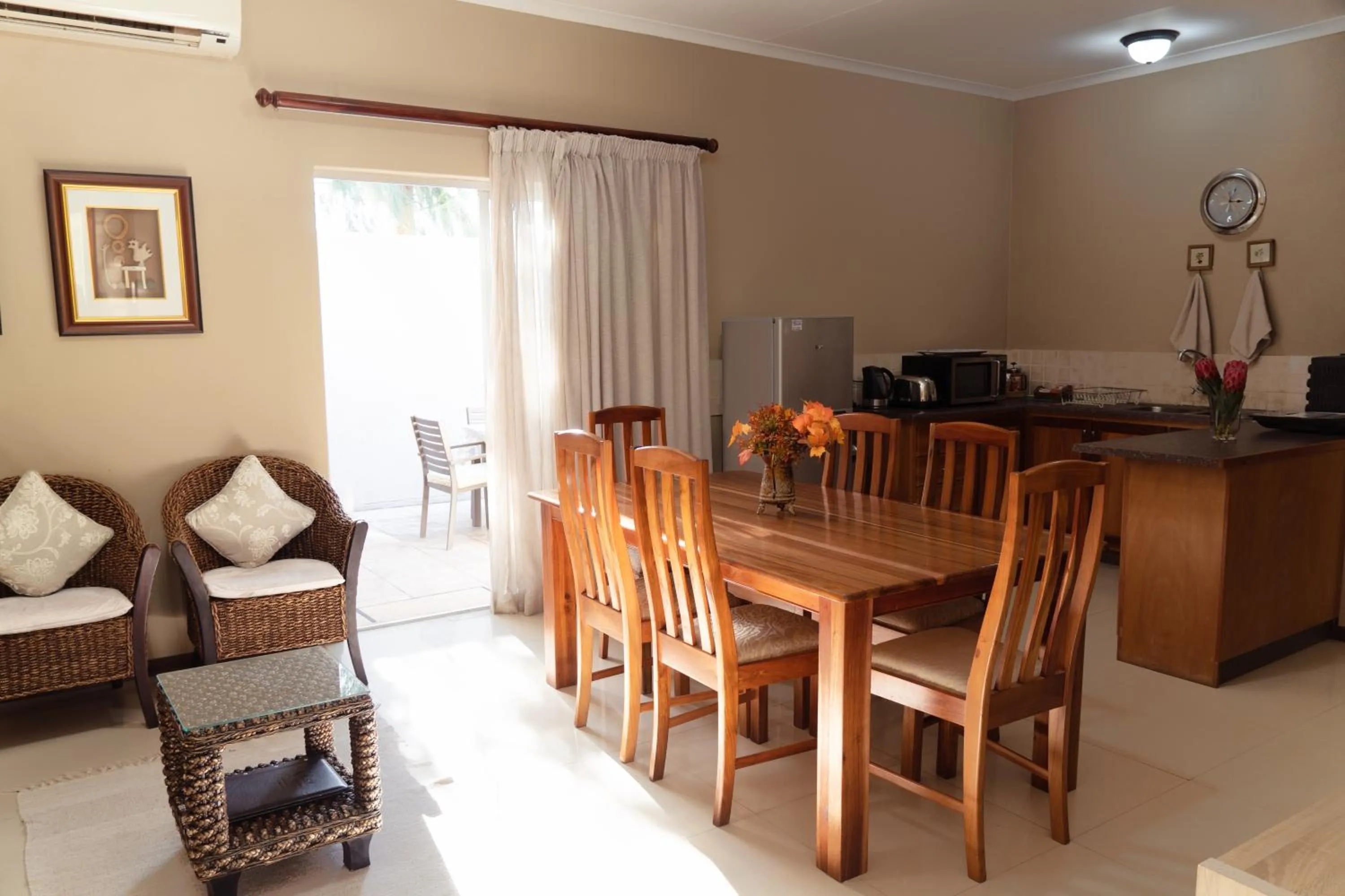 Kitchen or kitchenette in The Falls Guest House