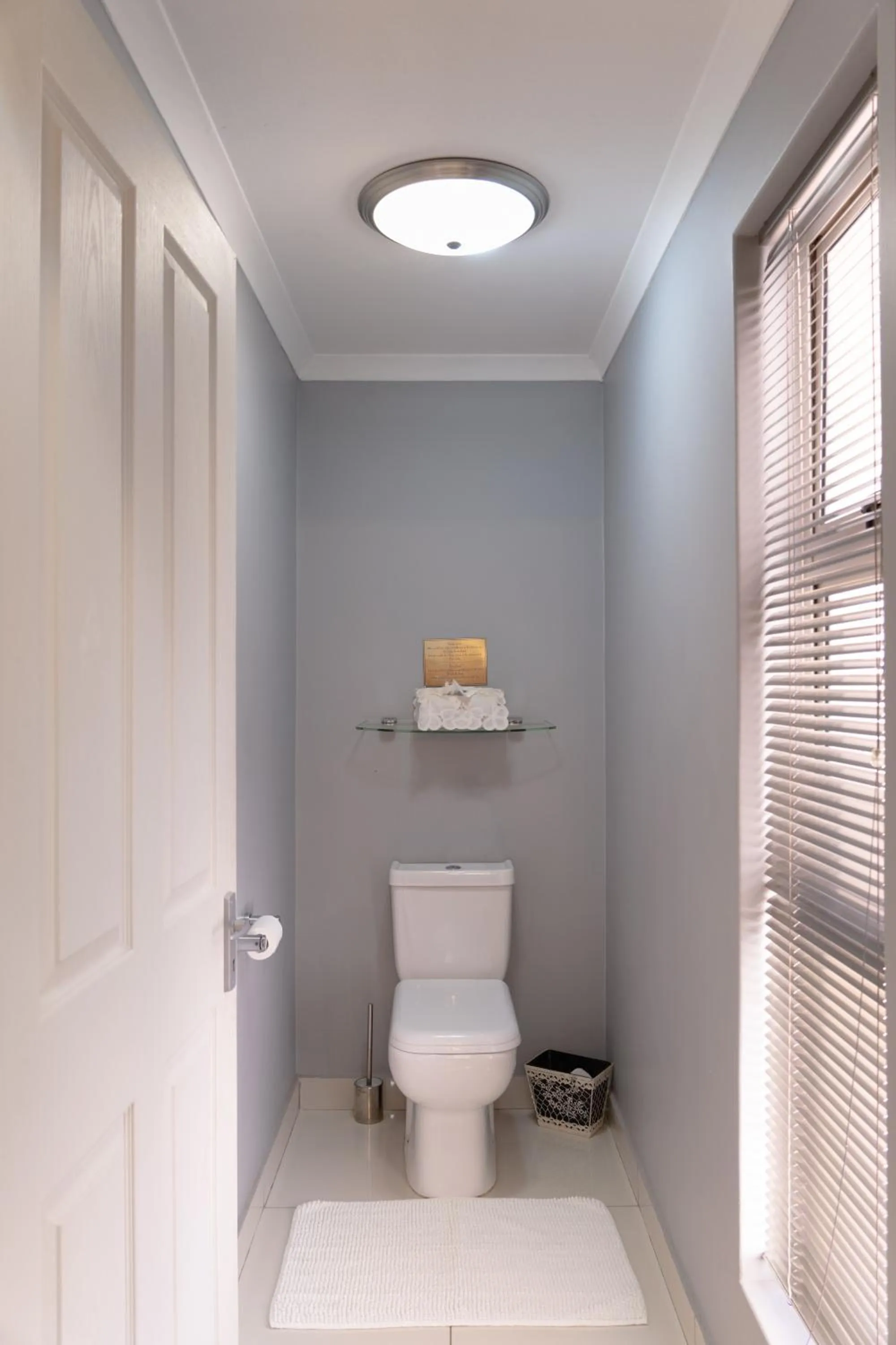 Toilet in The Falls Guest House