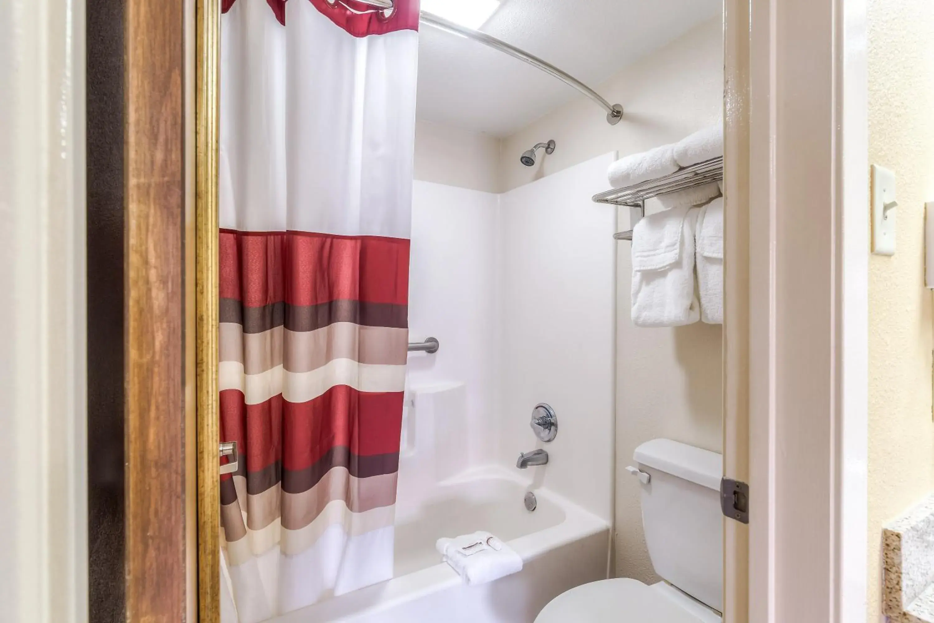 Deluxe King Room with Kitchen Smoking in Red Roof Inn Amarillo West Deluxe King Room with Kitchen Smoking in Red Roof Inn Amarillo West