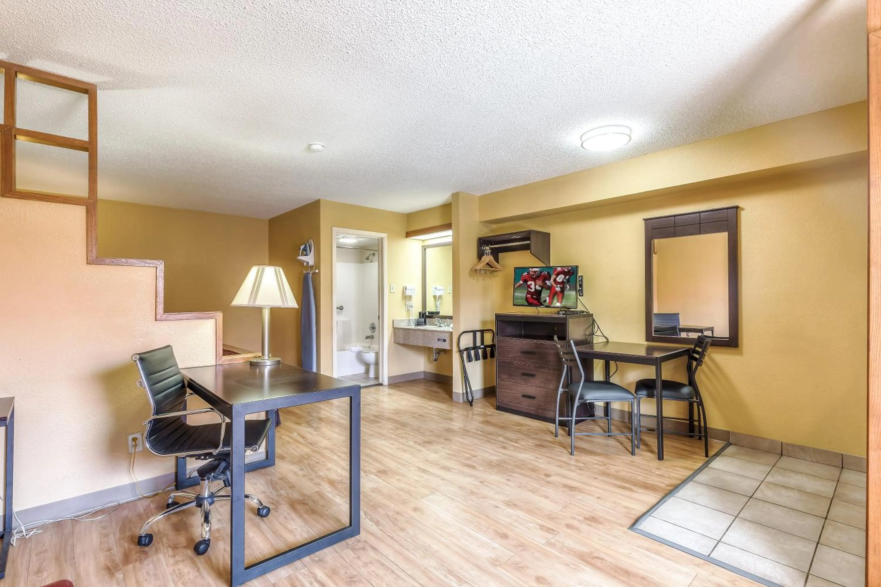 Photo of the whole room in Red Roof Inn Amarillo West
