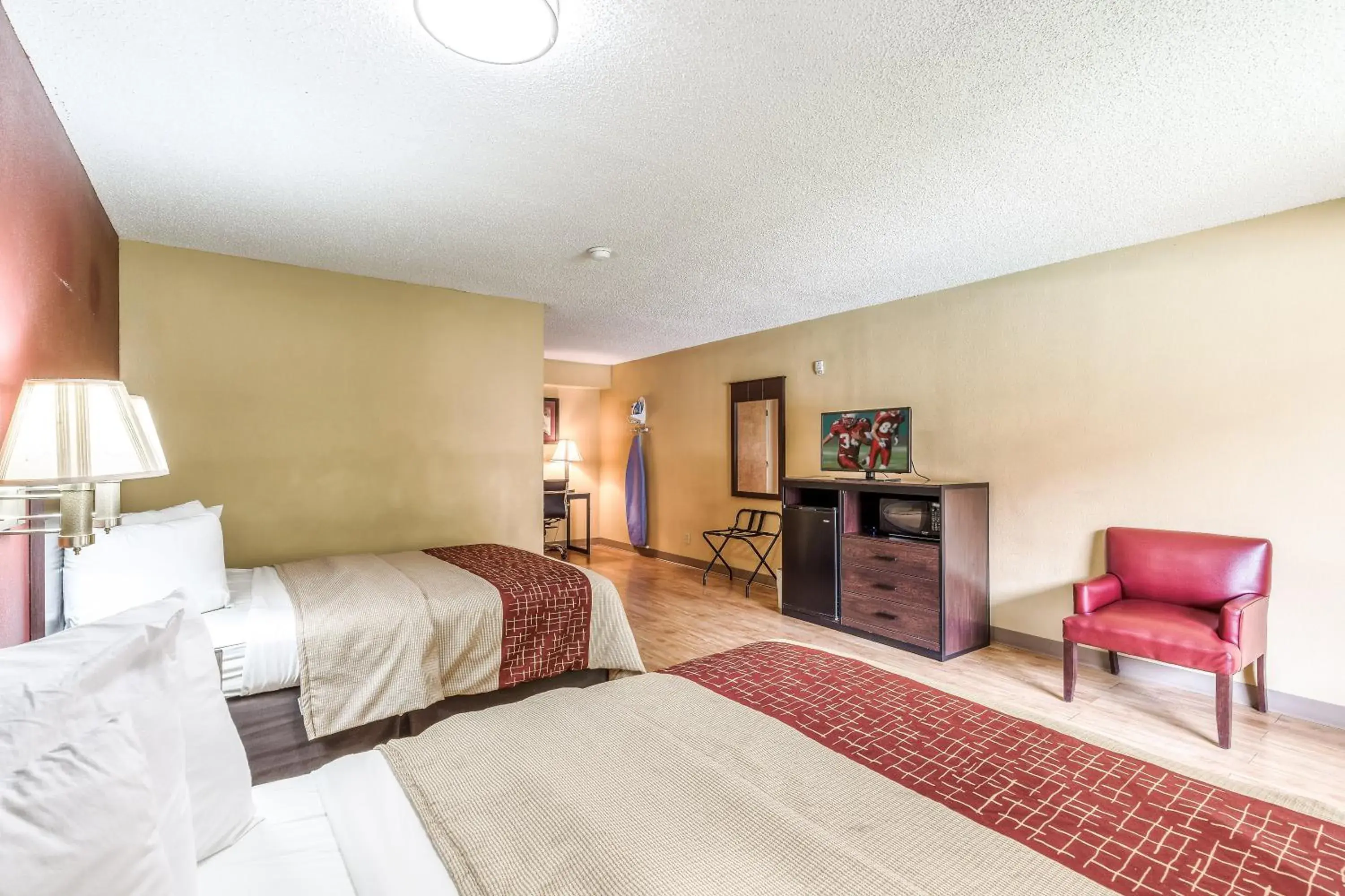 Photo of the whole room, Bed in Red Roof Inn Amarillo West Photo of the whole room, Bed in Red Roof Inn Amarillo West