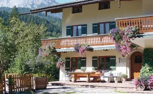 Haus Hirschpoint Ferienwohnungen Haus Hirschpoint Ferienwohnungen