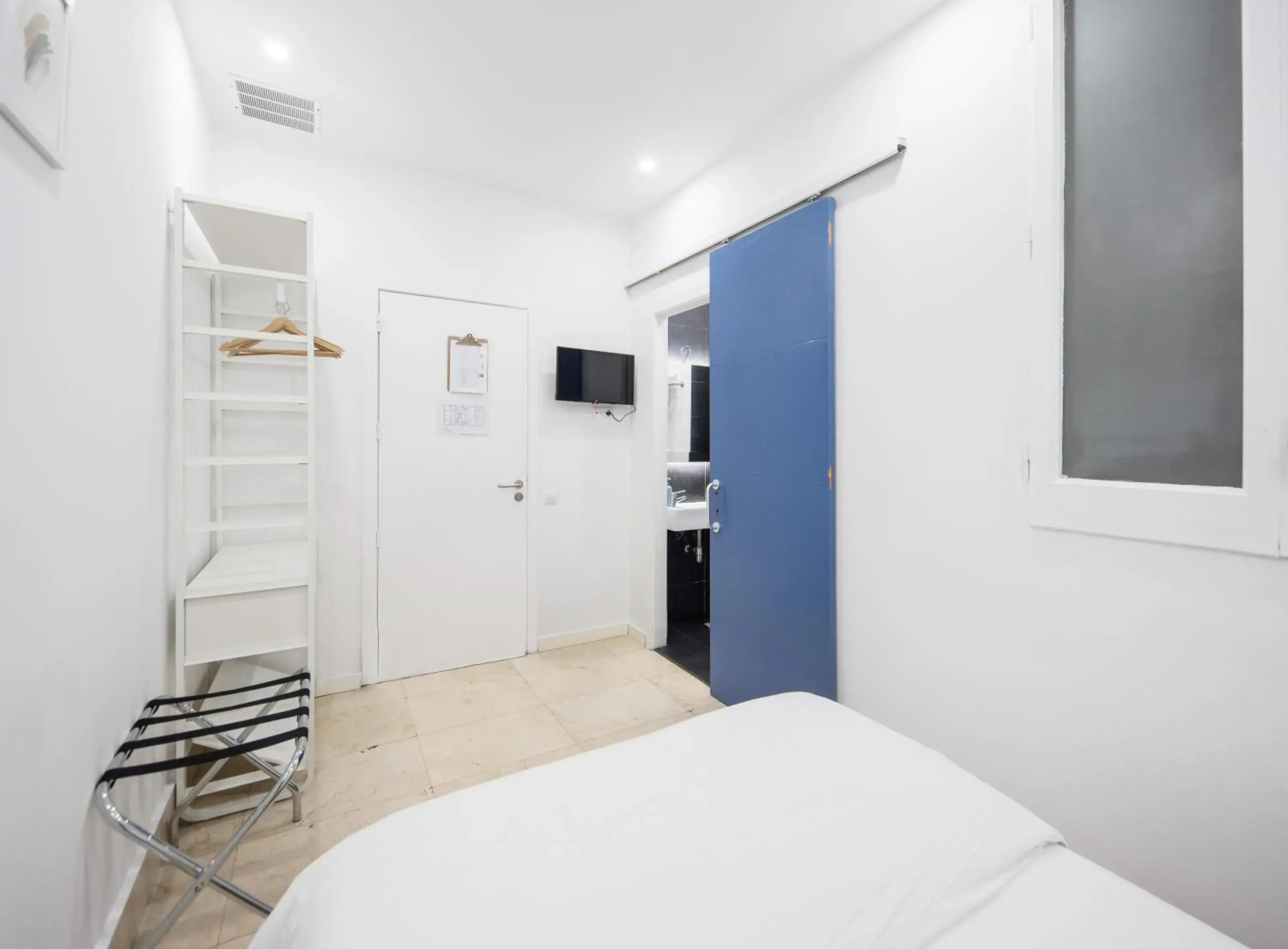 Photo of the whole room, Bed in No Limit Barcelona Central Photo of the whole room, Bed in No Limit Barcelona Central