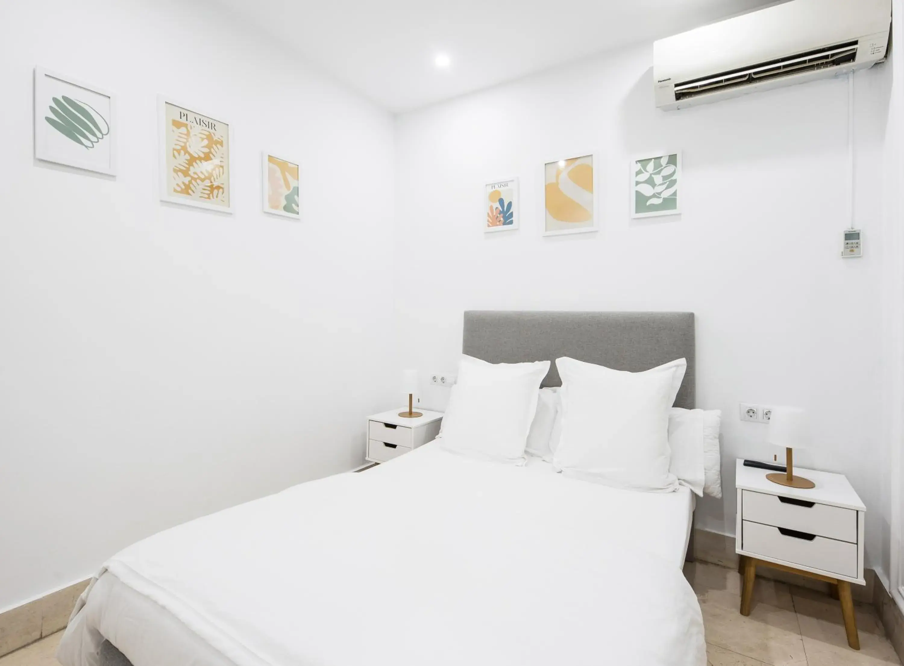 Photo of the whole room, Bed in No Limit Barcelona Central Photo of the whole room, Bed in No Limit Barcelona Central