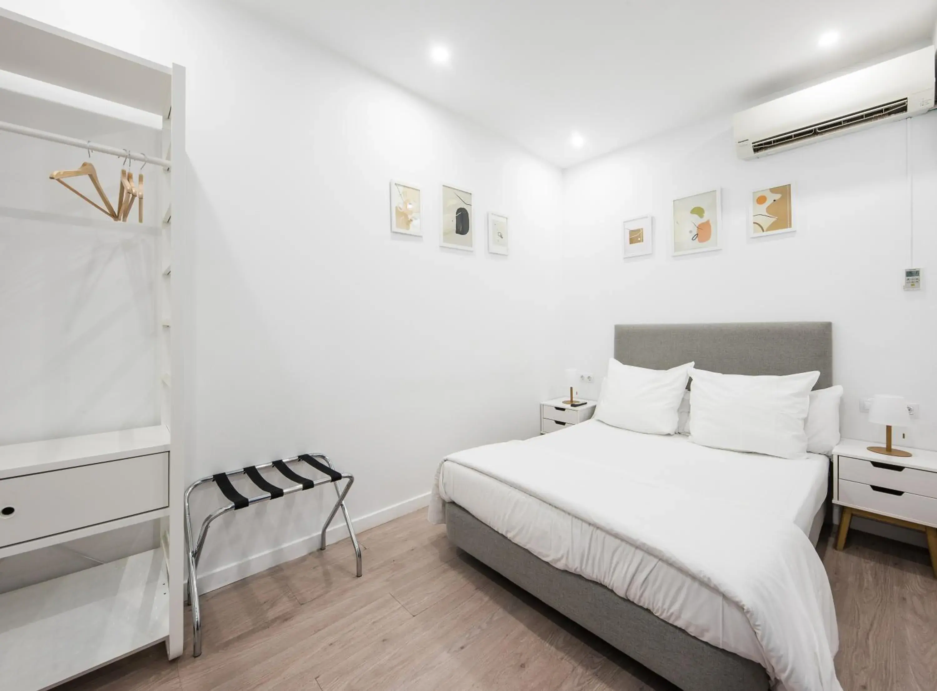 Photo of the whole room, Bed in No Limit Barcelona Central Photo of the whole room, Bed in No Limit Barcelona Central
