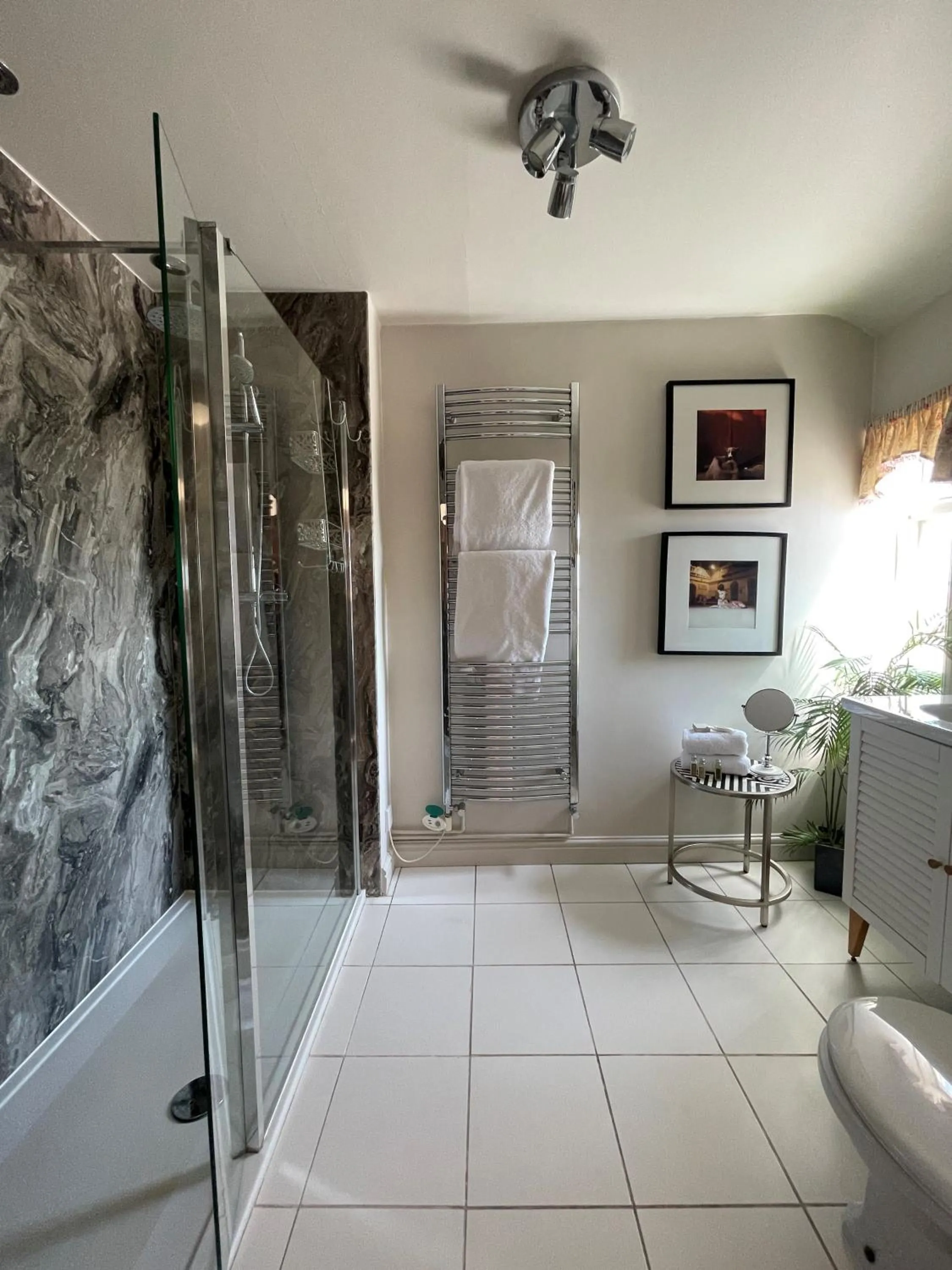 Shower in The Durham Ox