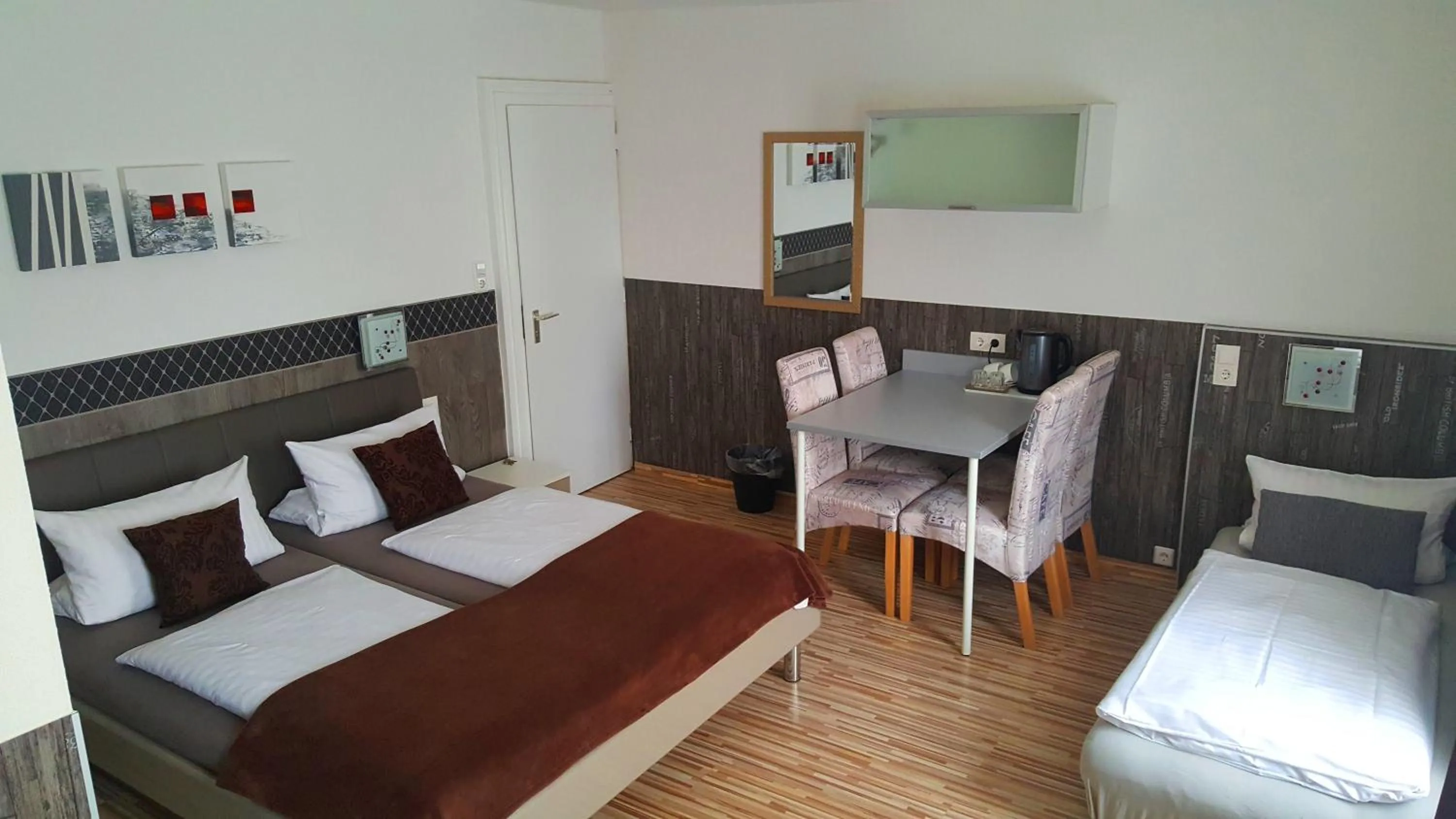 Photo of the whole room, Bed in City Central Promenade