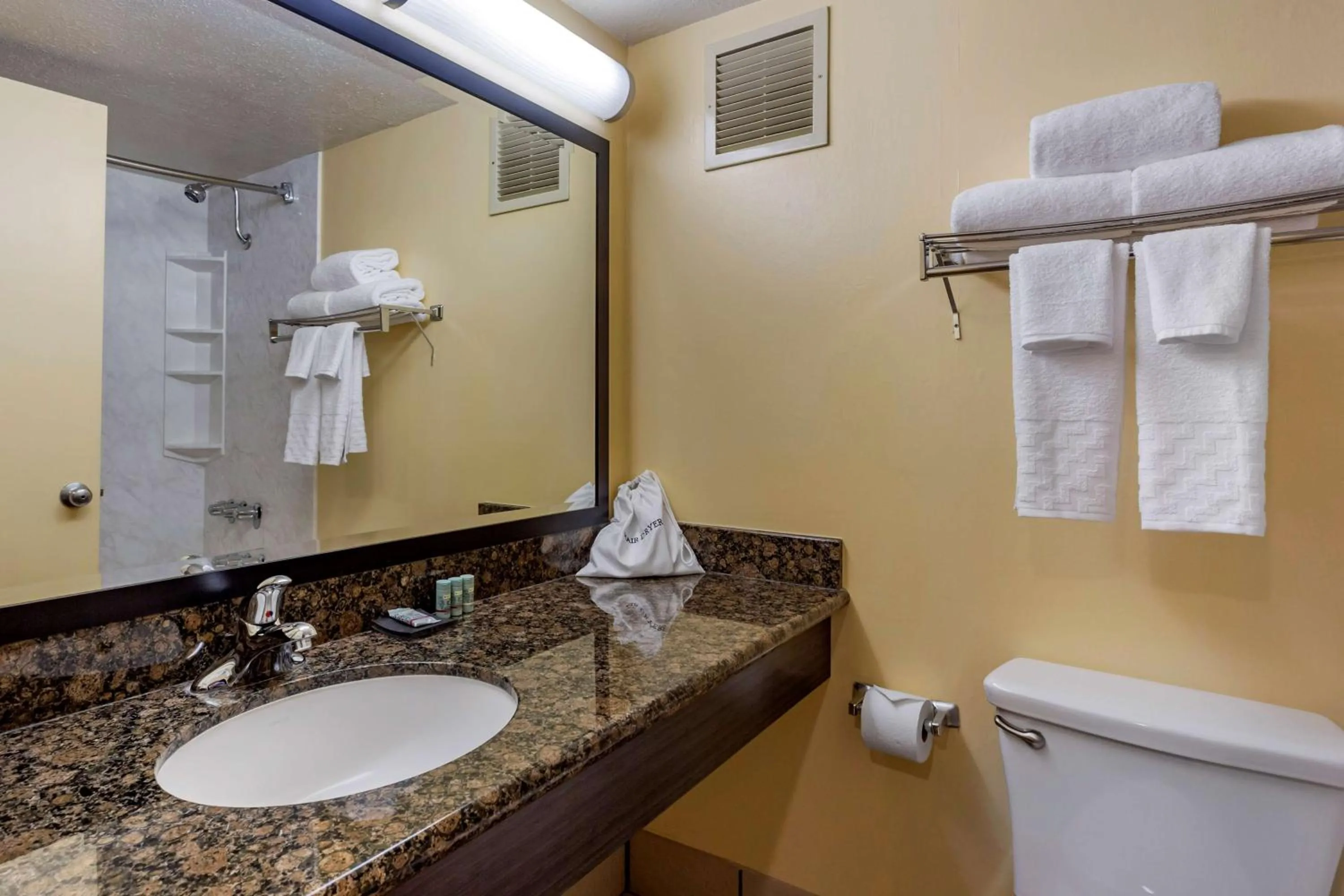 Bathroom in Best Western The Plaza Hotel Honolulu Airport - Free Breakfast
