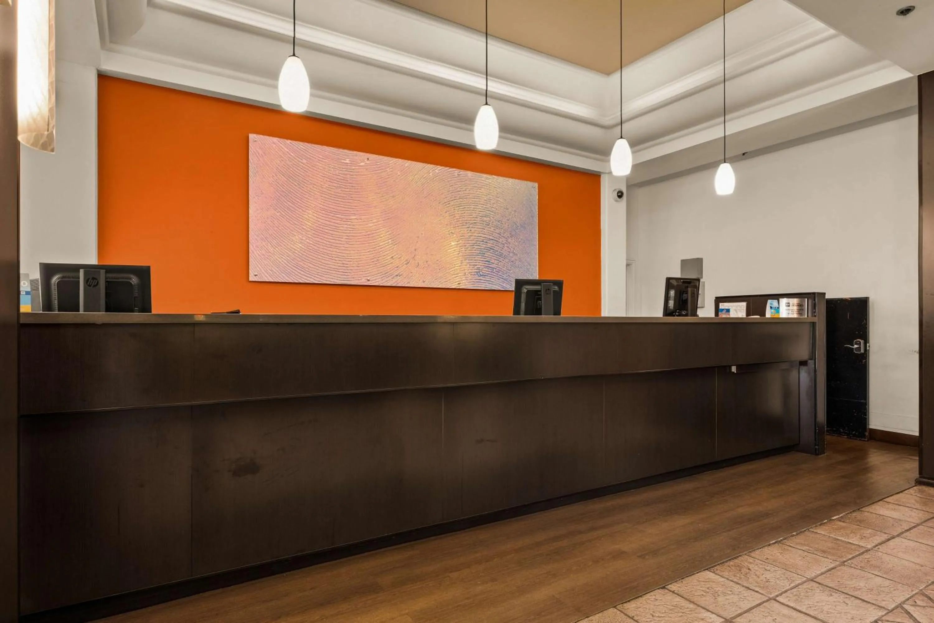 Lobby or reception in Best Western The Plaza Hotel Honolulu Airport - Free Breakfast