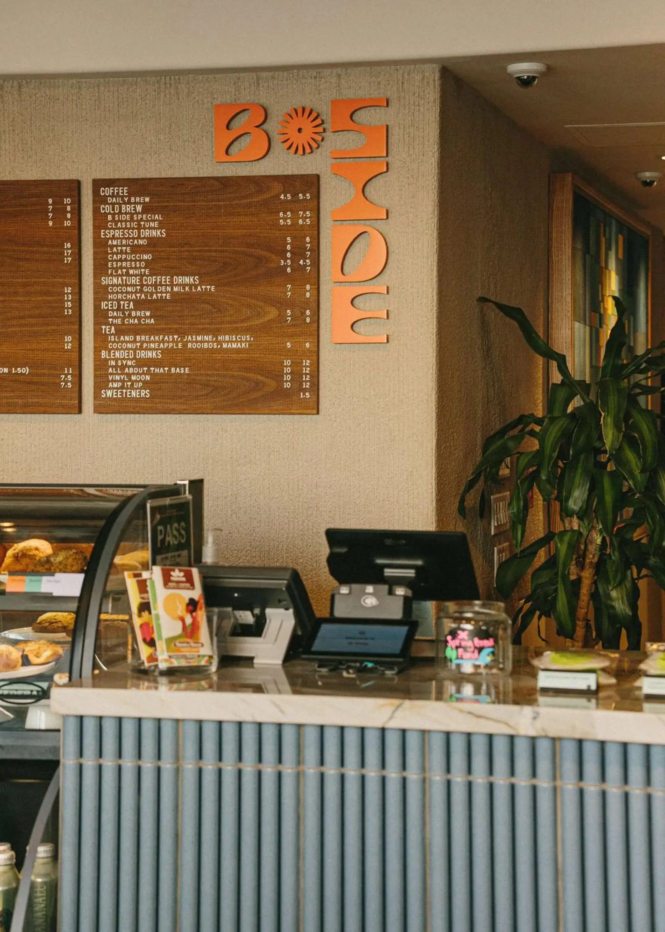 Breakfast in Wayfinder Waikiki - Voted Top 10 Best Hotels in Hawaii! Breakfast in Wayfinder Waikiki - Voted Top 10 Best Hotels in Hawaii!