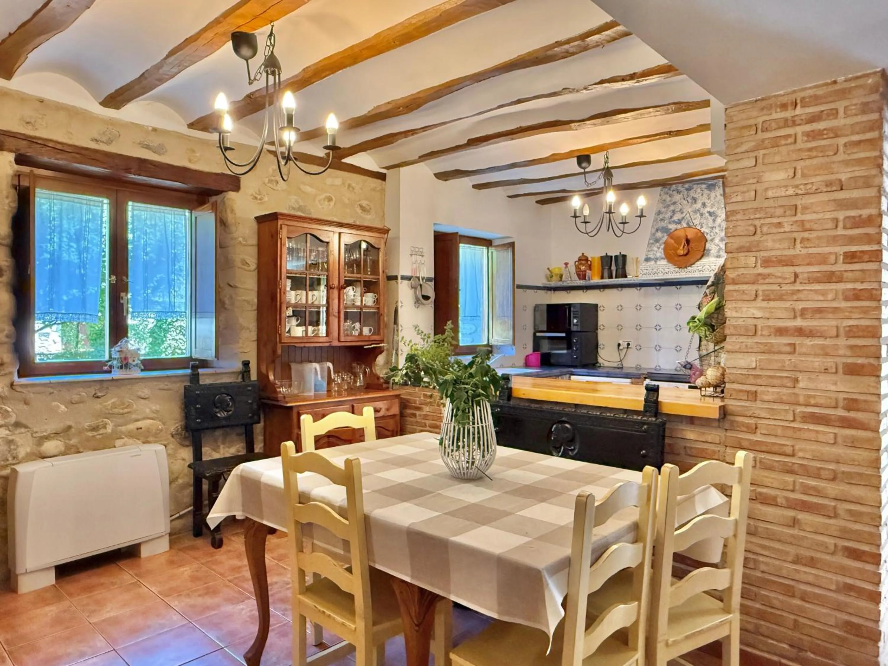 Kitchen or kitchenette in Hotel Rural Villa Liquidámbar