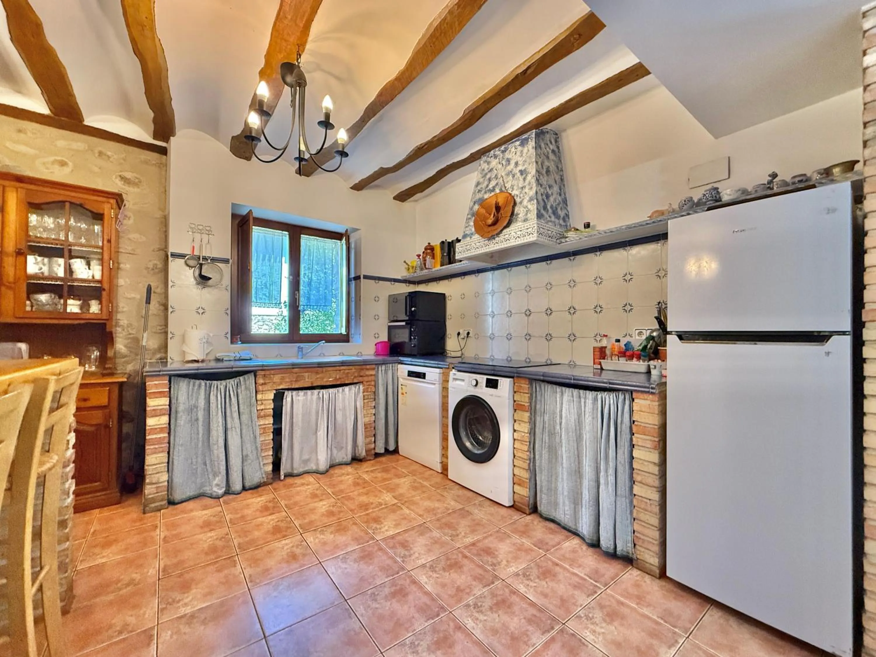 kitchen in Hotel Rural Villa Liquidámbar