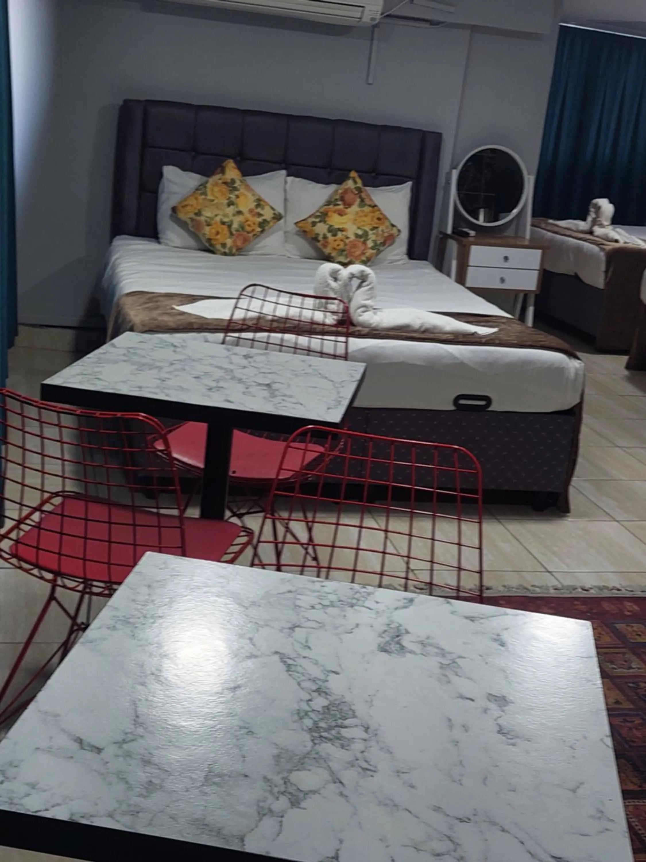 Living room, Bed in Galaxy Hotel Sultanahmet