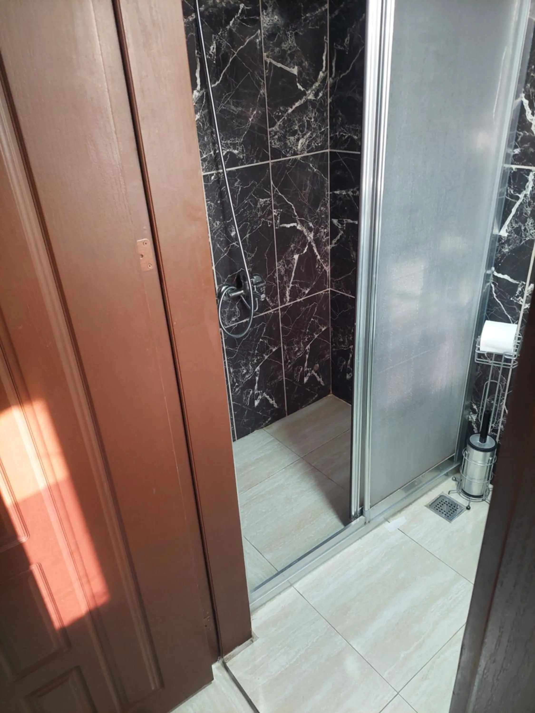 Shower in Galaxy Hotel Sultanahmet