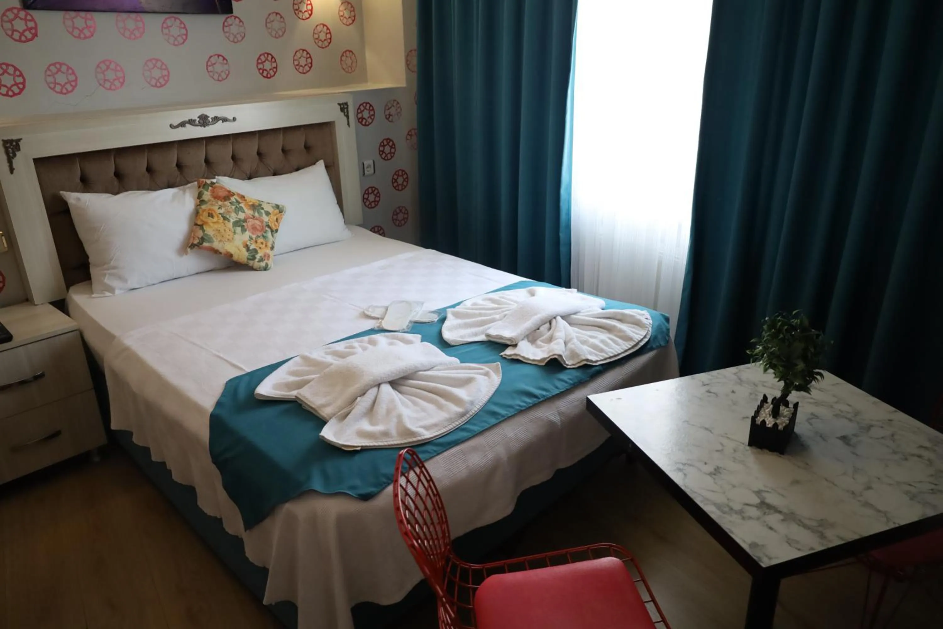 Bedroom, Bed in Galaxy Hotel Sultanahmet