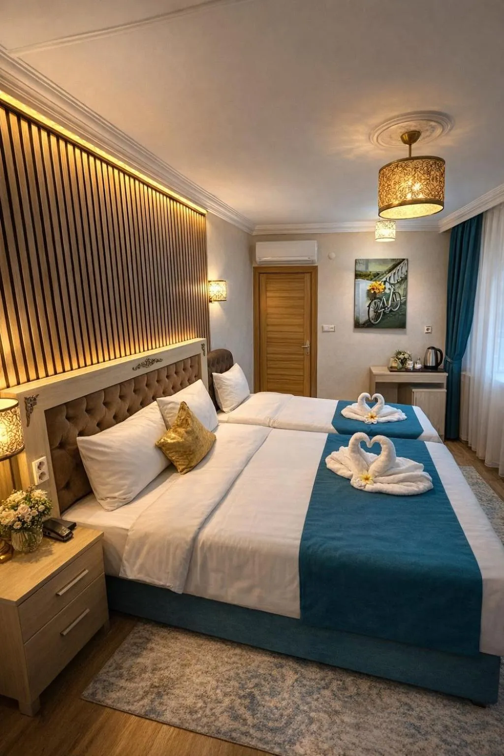 Seating area, Bed in Galaxy Hotel Sultanahmet