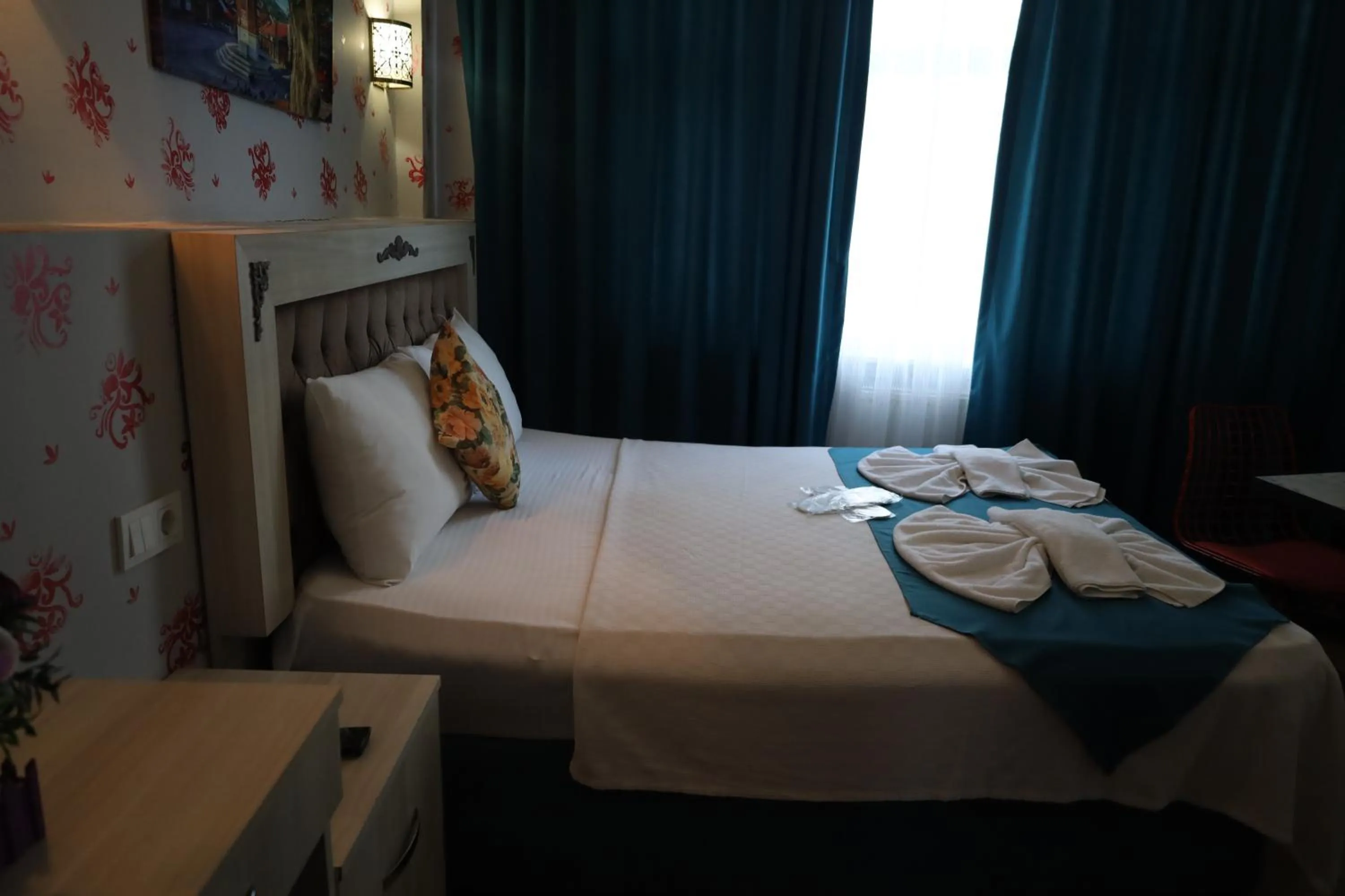 Bedroom, Bed in Galaxy Hotel Sultanahmet