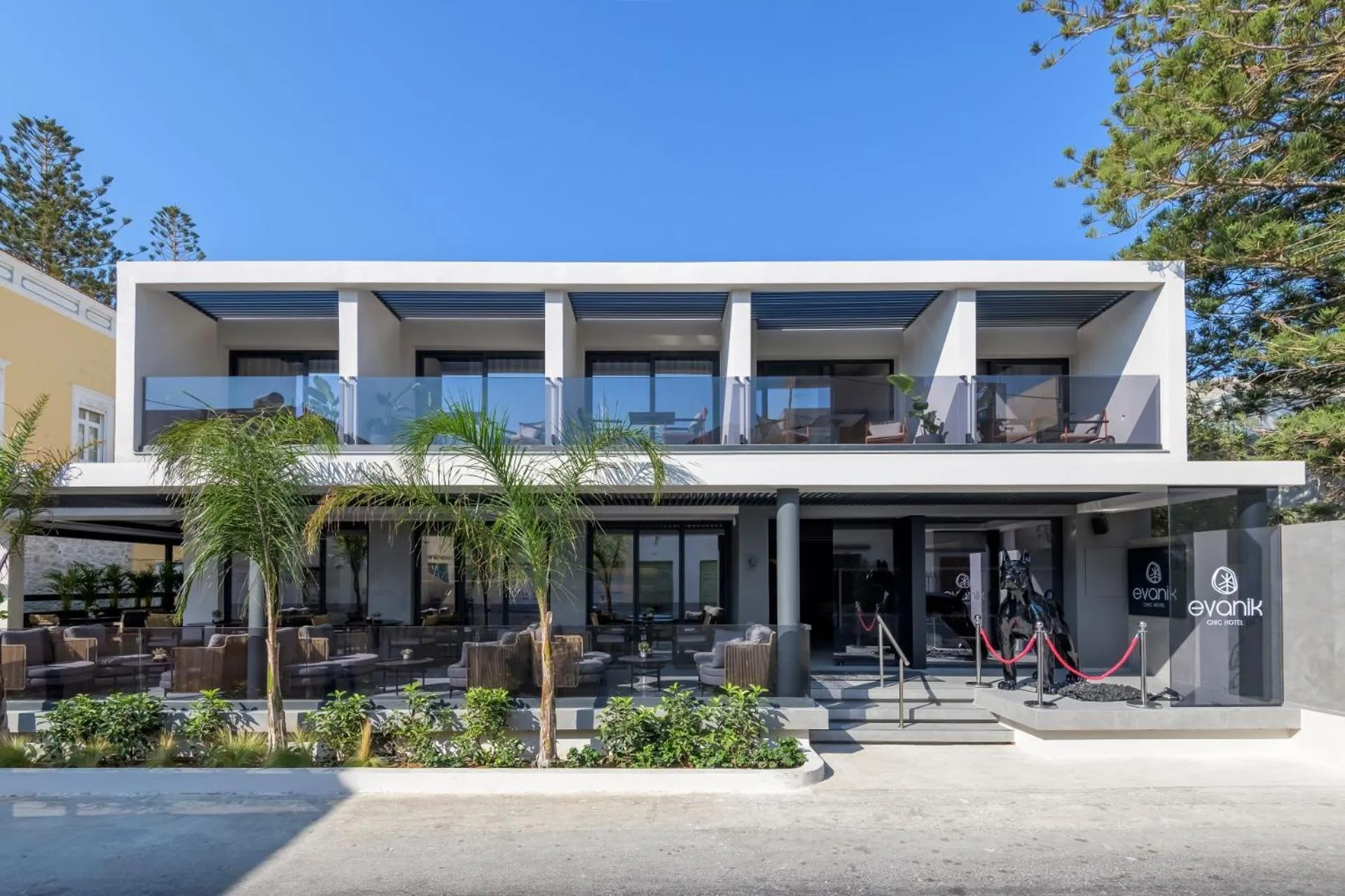 Property building in Evanik Chic Hotel