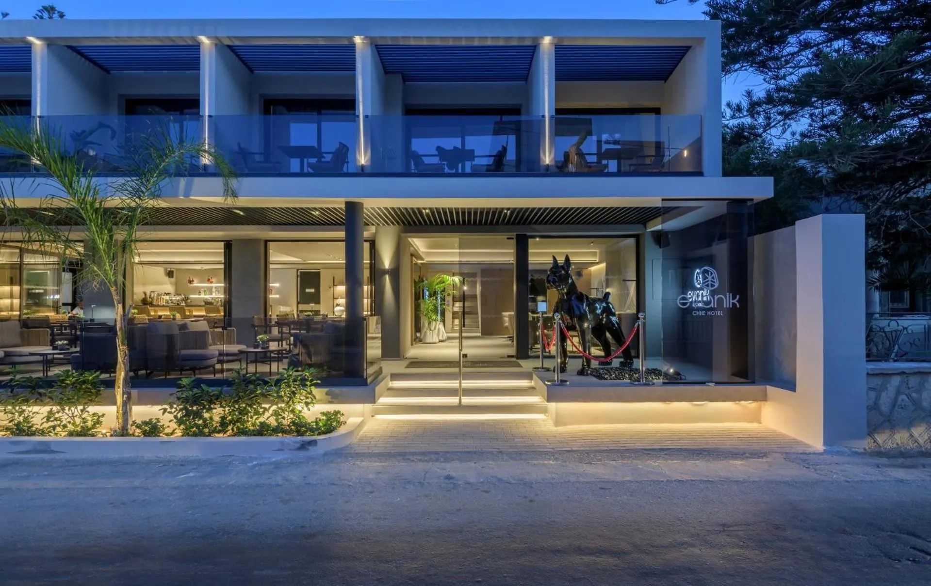 Night in Evanik Chic Hotel