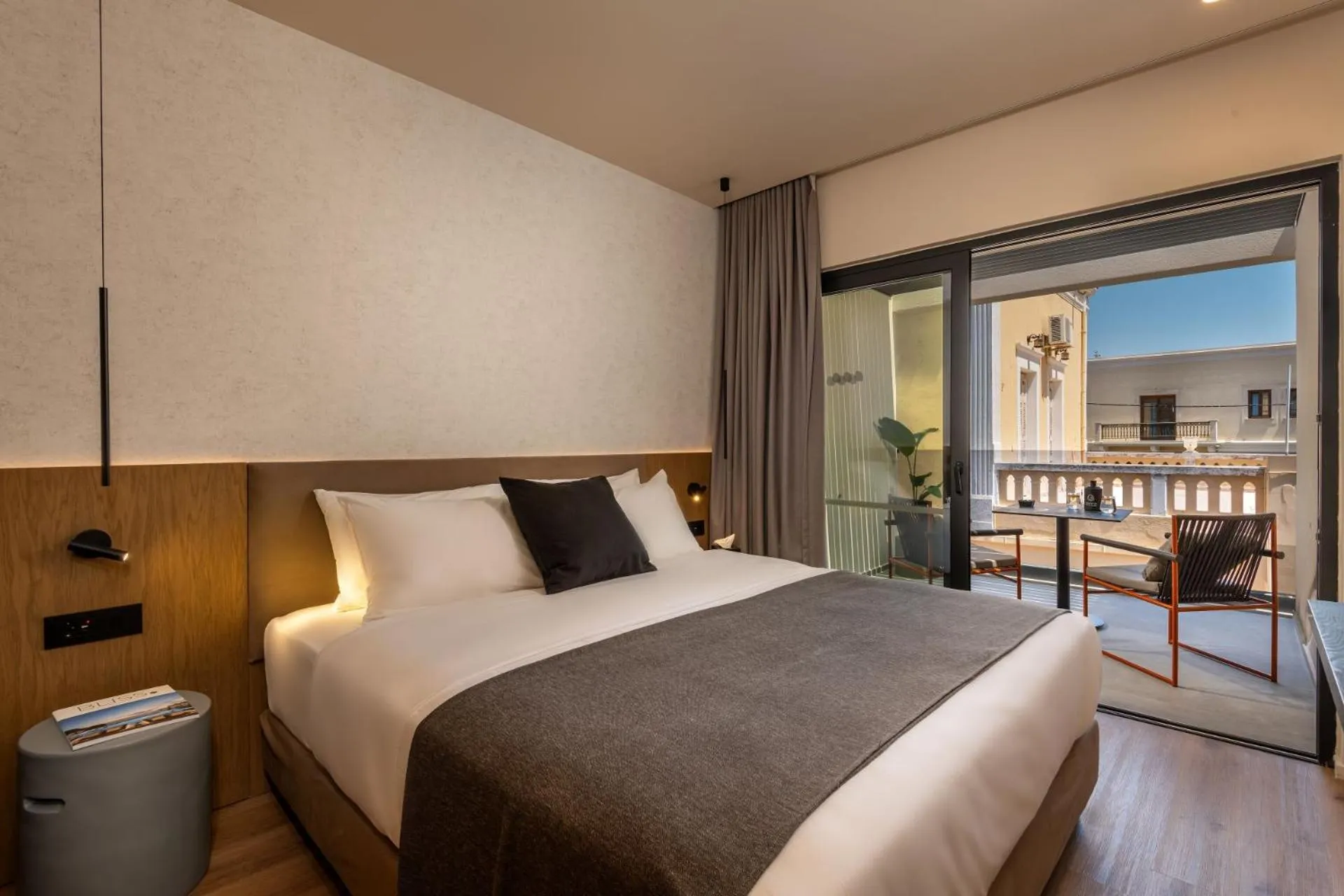 Bed in Evanik Chic Hotel