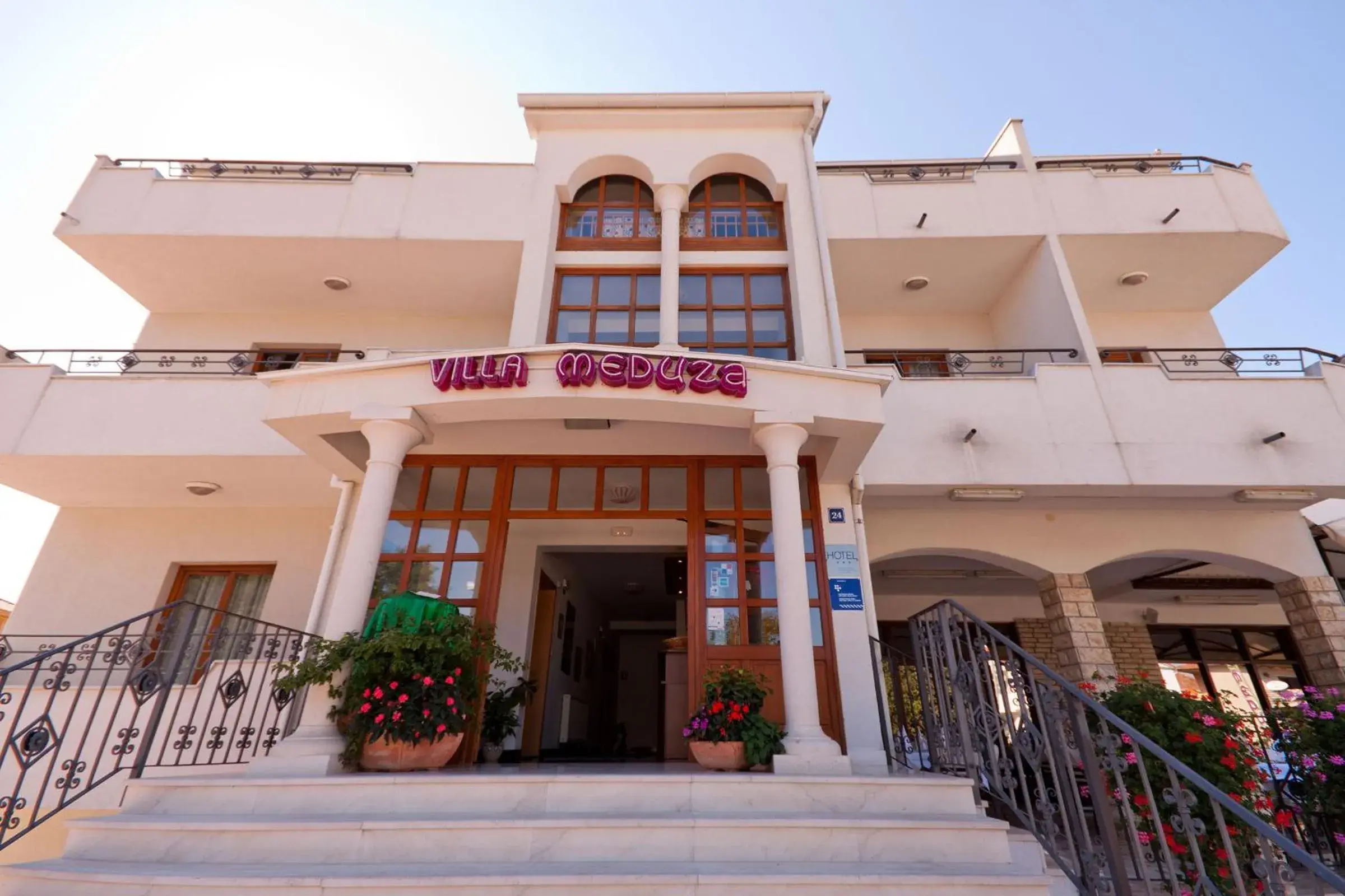 HOTEL MEDUZA HOTEL MEDUZA