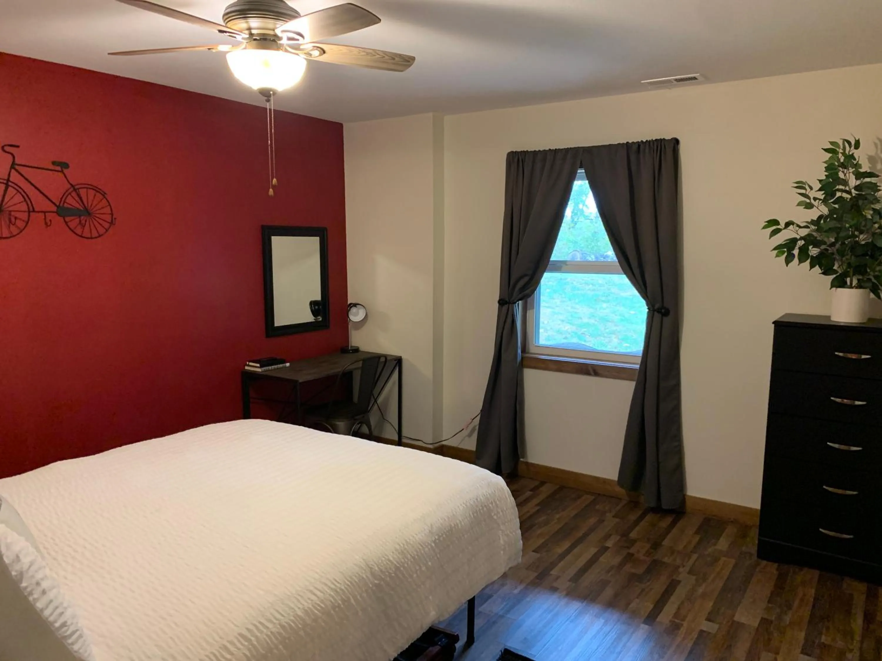 Bed in Trailhead Suites