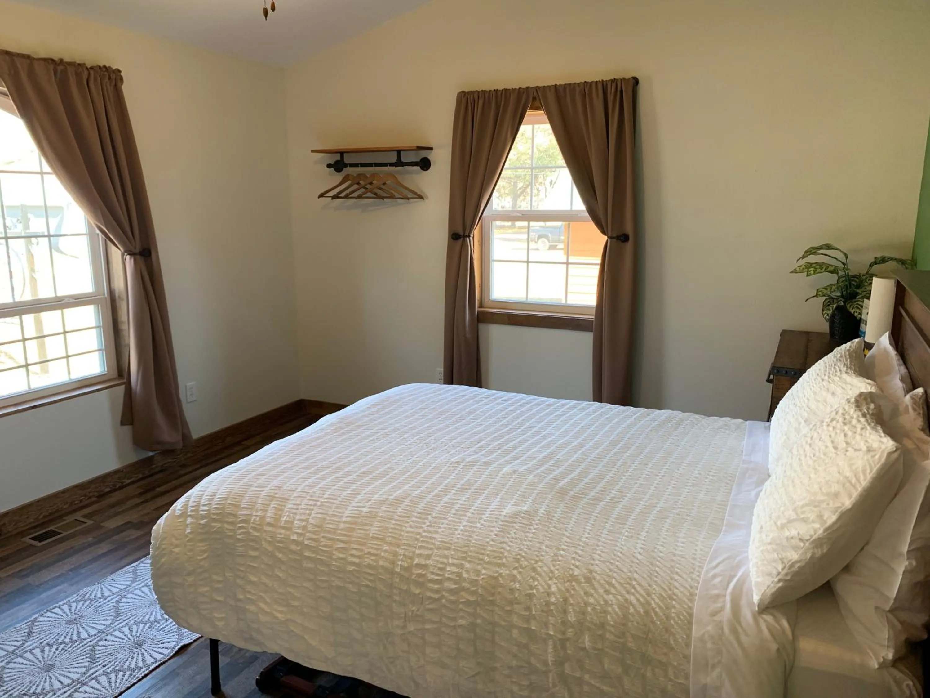 Bed in Trailhead Suites