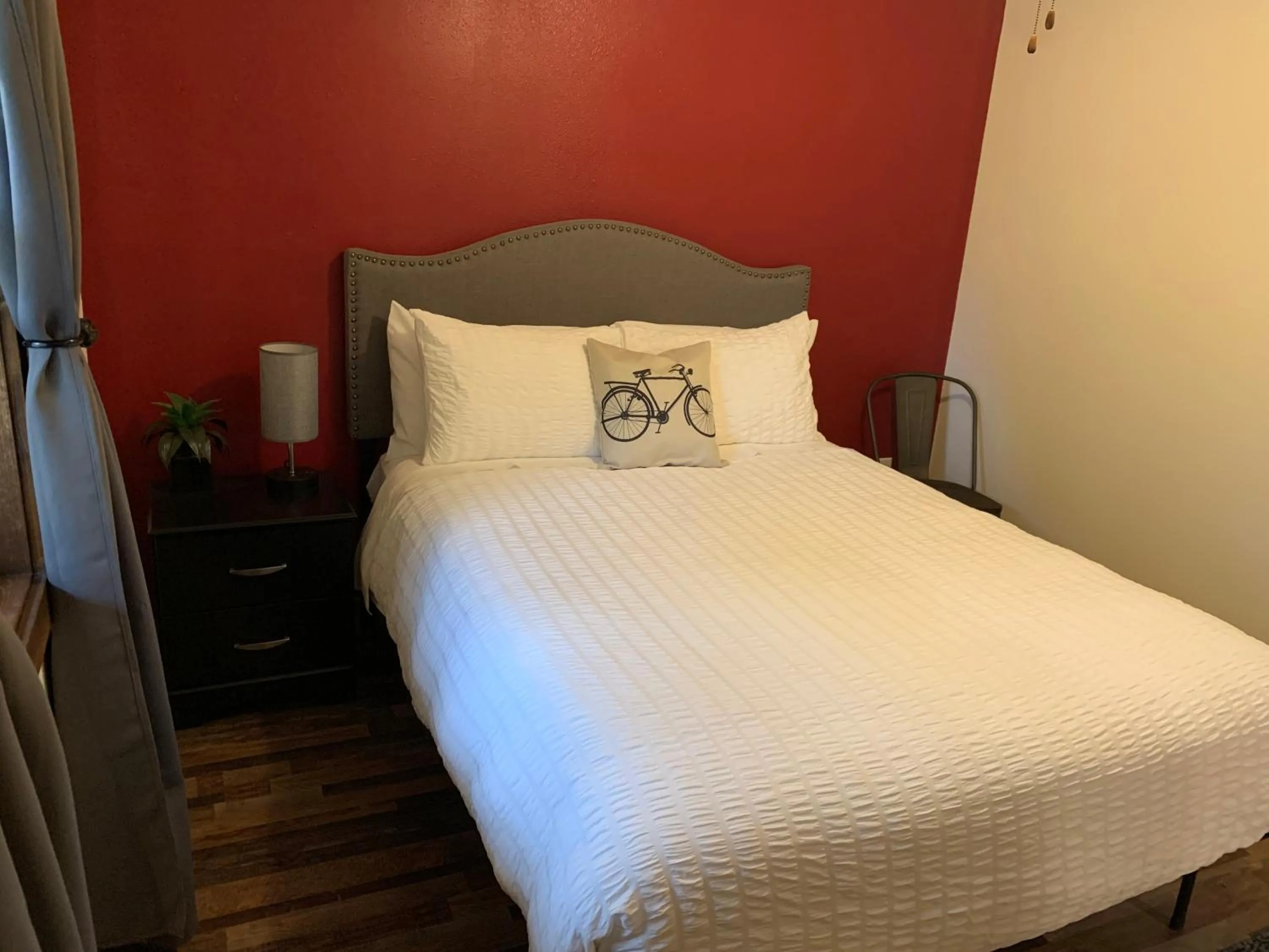 Bed in Trailhead Suites