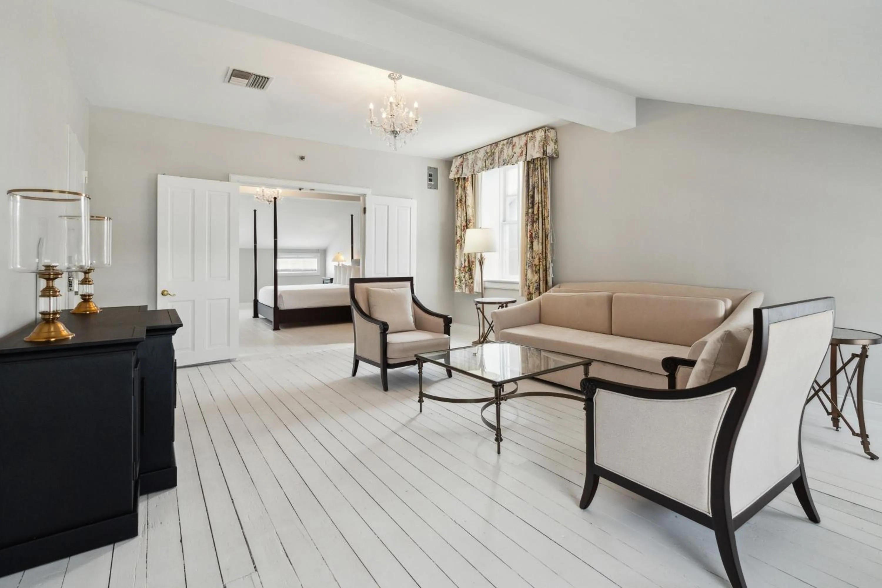 Living room in Maison Saint Charles