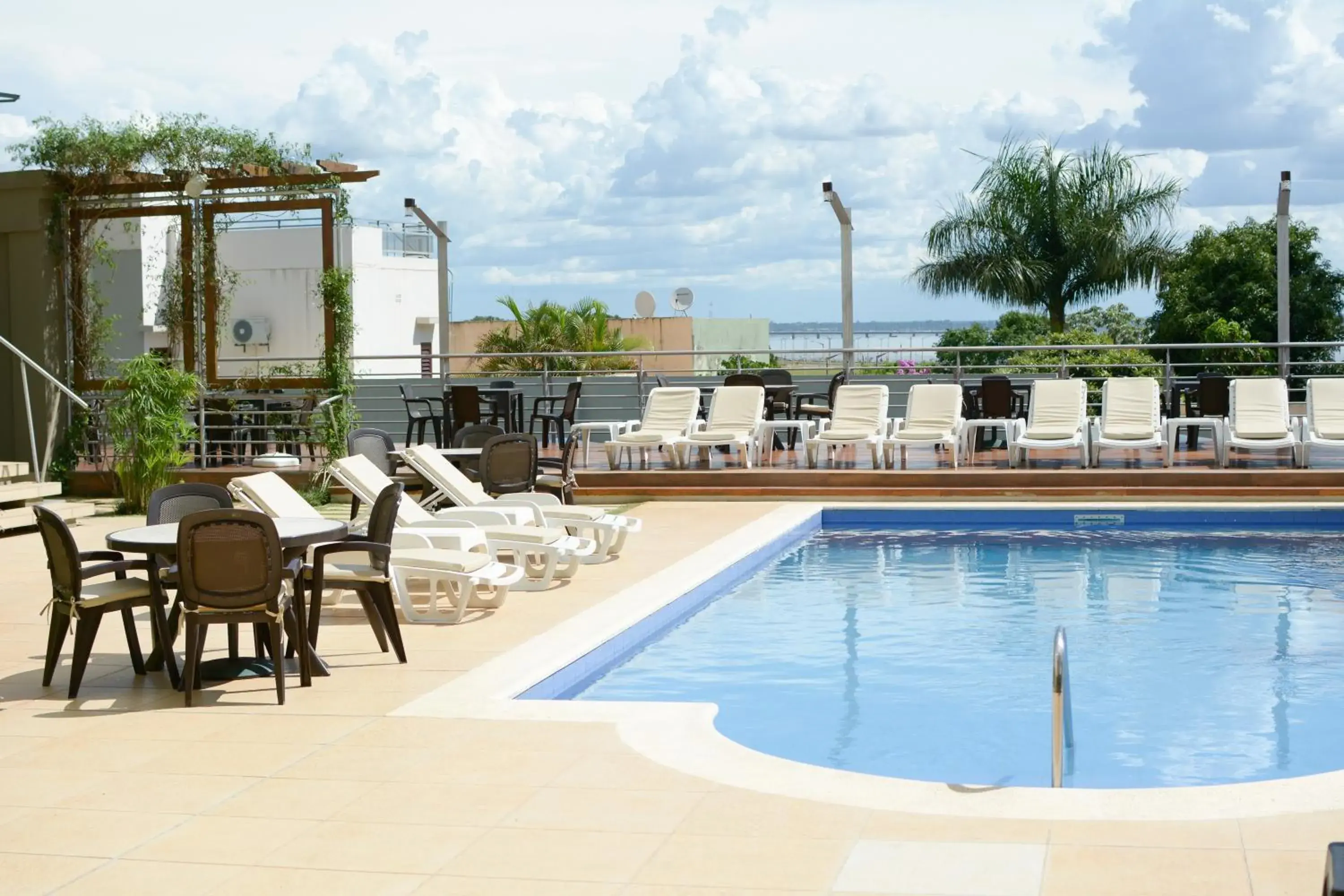 Swimming Pool in De la Trinidad Hotel