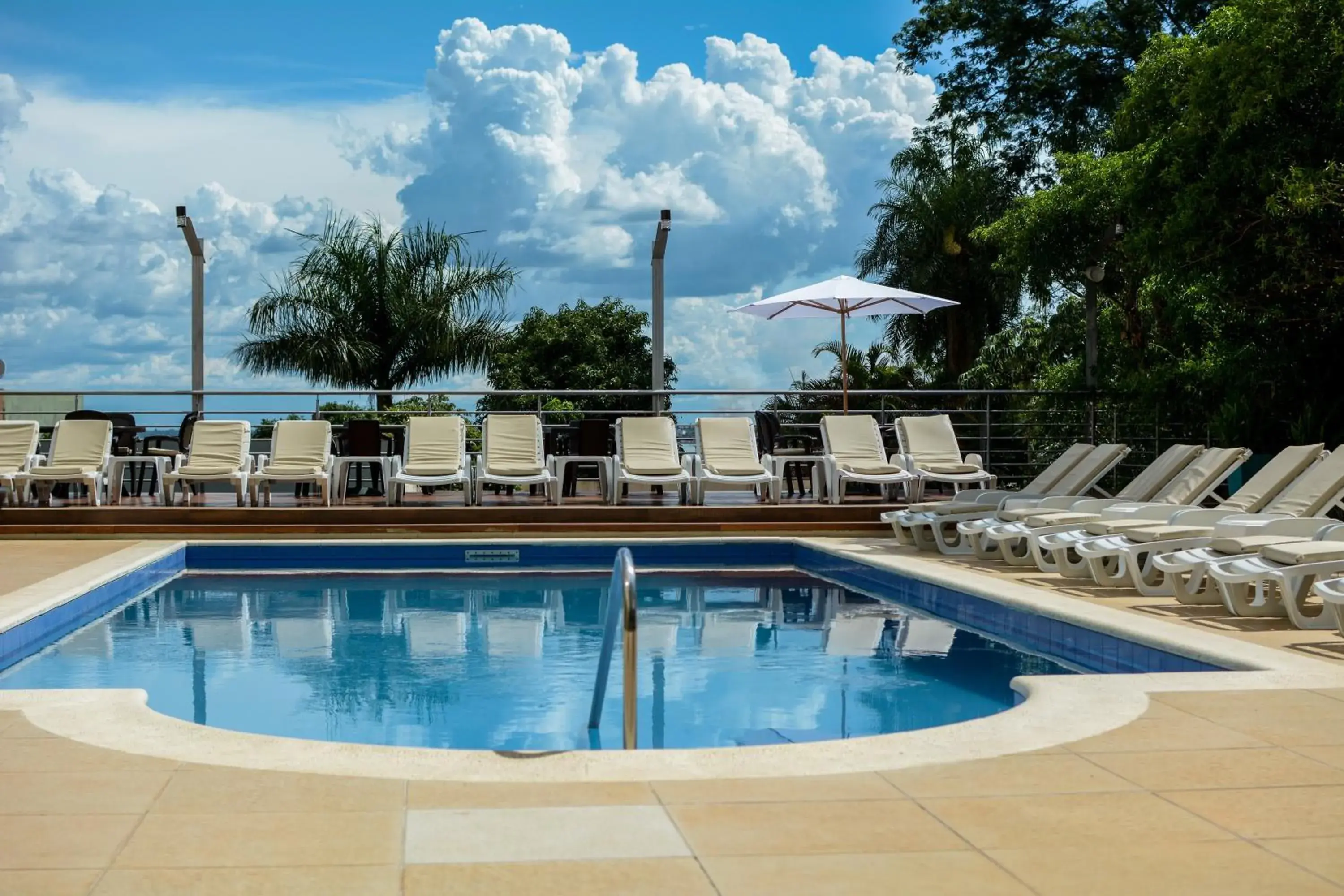 Swimming Pool in De la Trinidad Hotel