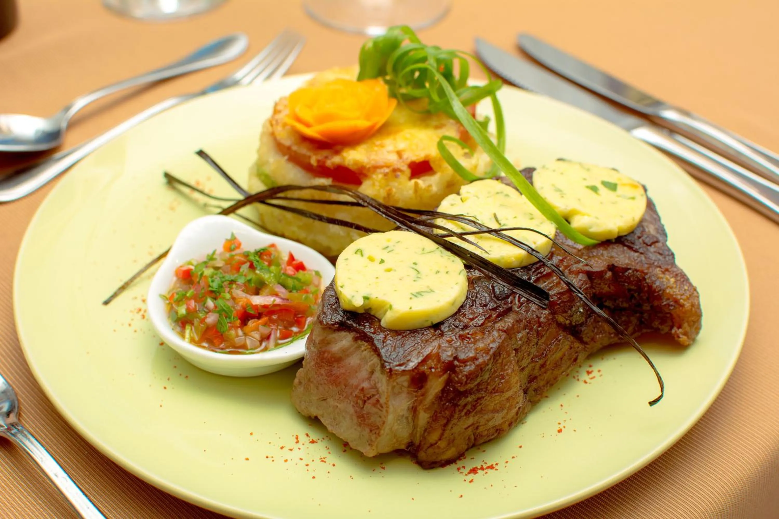 Restaurant/places to eat in De la Trinidad Hotel