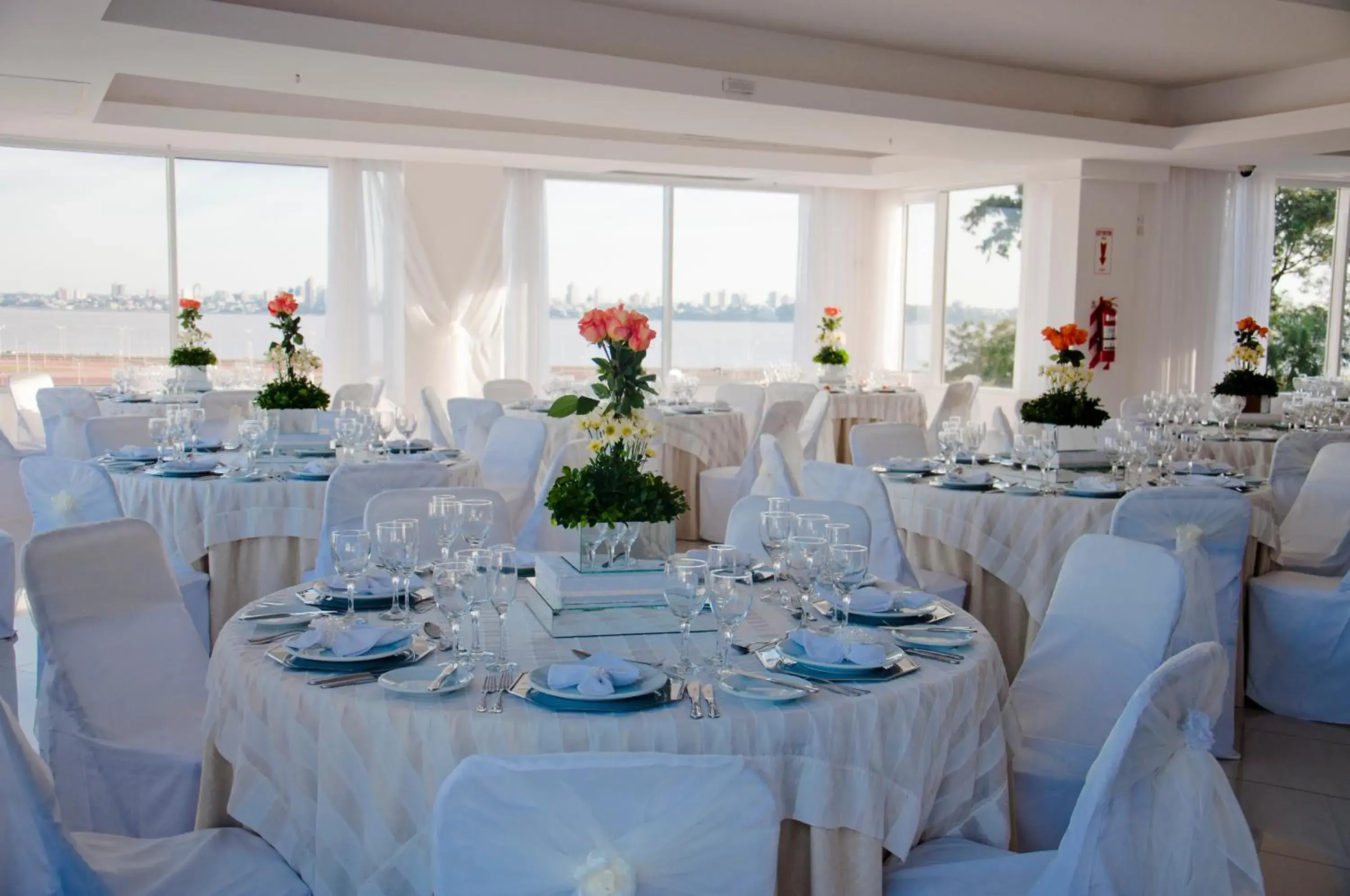 Lounge or bar, Banquet Facilities in De la Trinidad Hotel