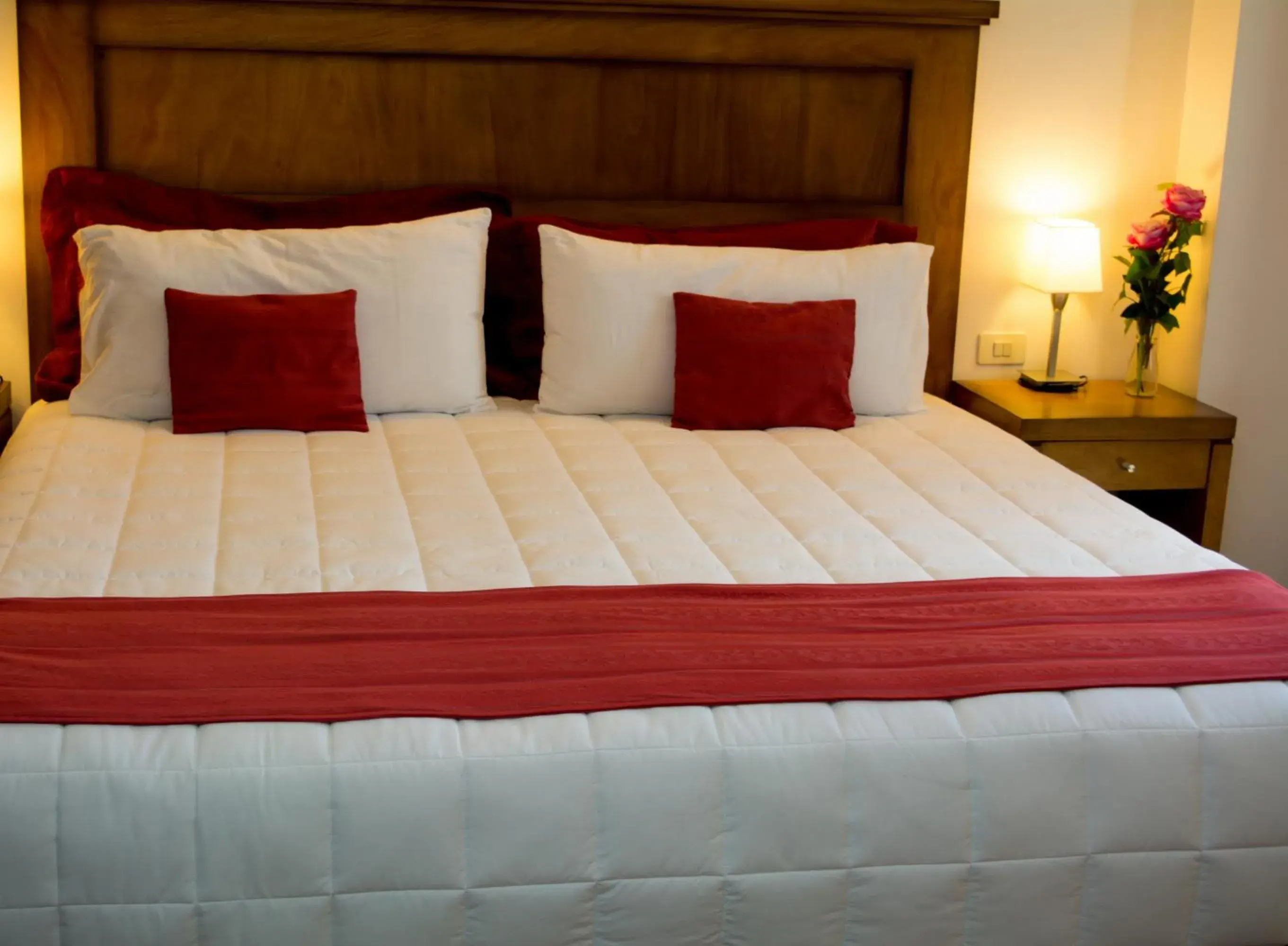 Photo of the whole room, Bed in De la Trinidad Hotel