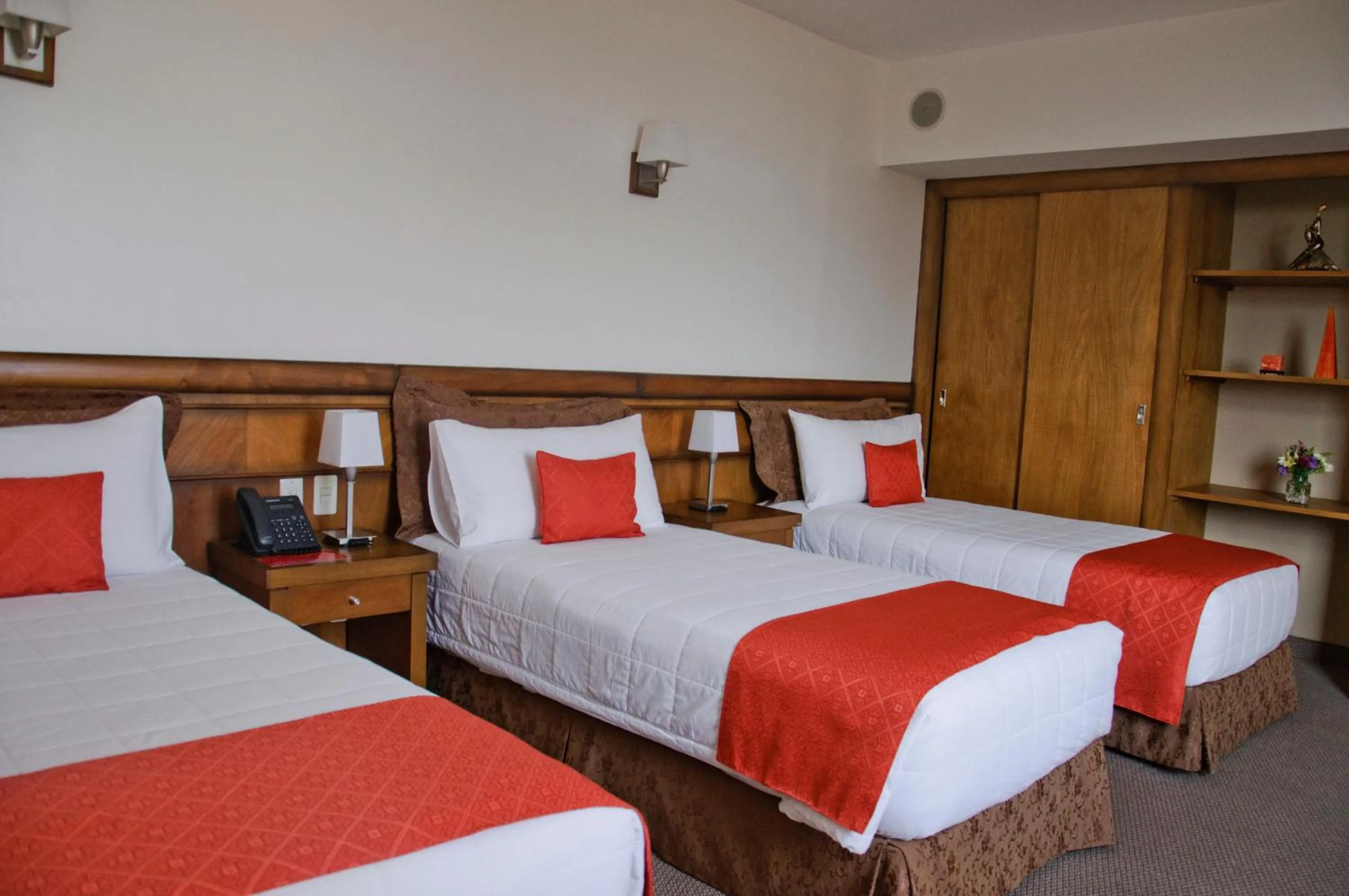 Bedroom, Bed in De la Trinidad Hotel