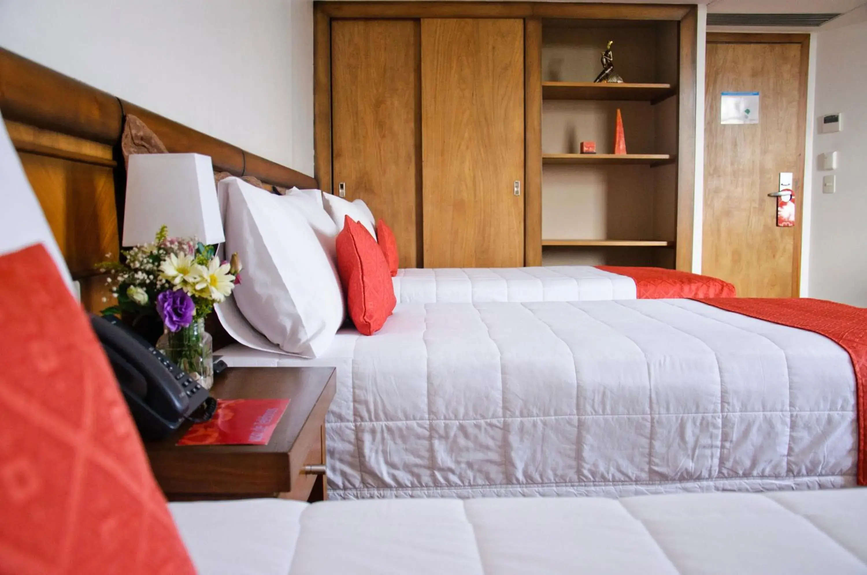 Bedroom, Bed in De la Trinidad Hotel