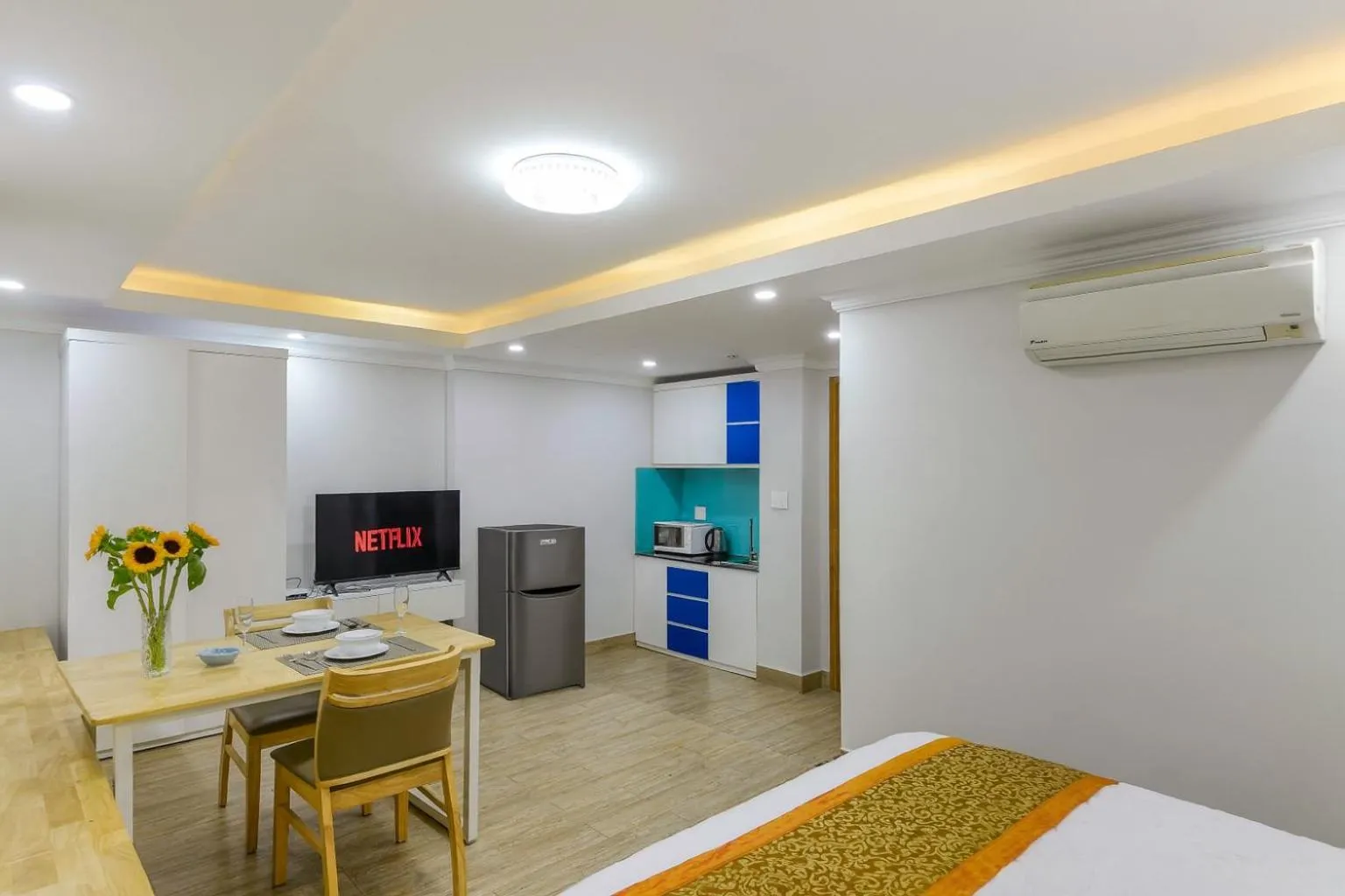 Living room, Bed in Warm Ways 3 Hotel & Serviced Apartments