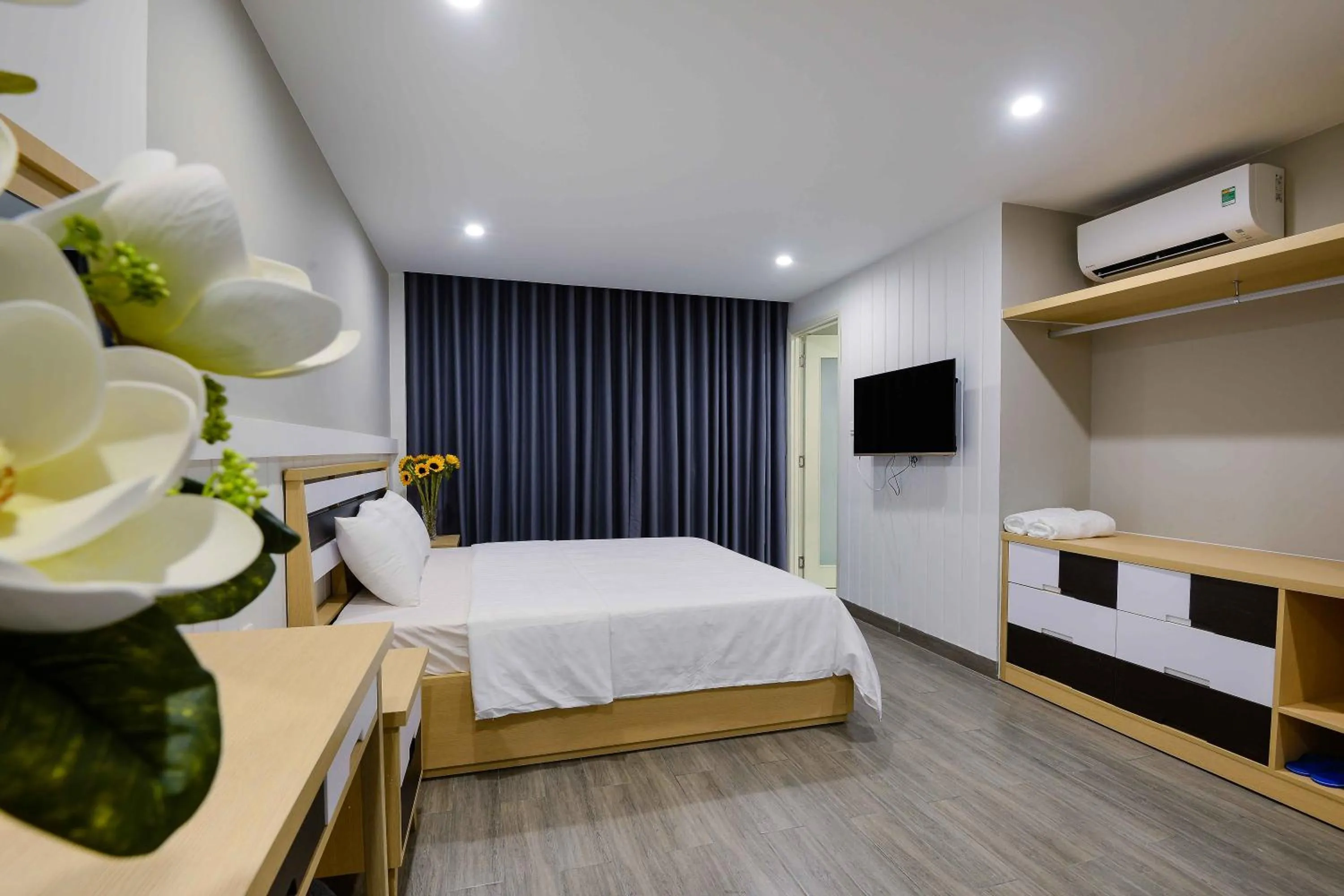 Bed in Warm Ways Hotel & Serviced Apartments