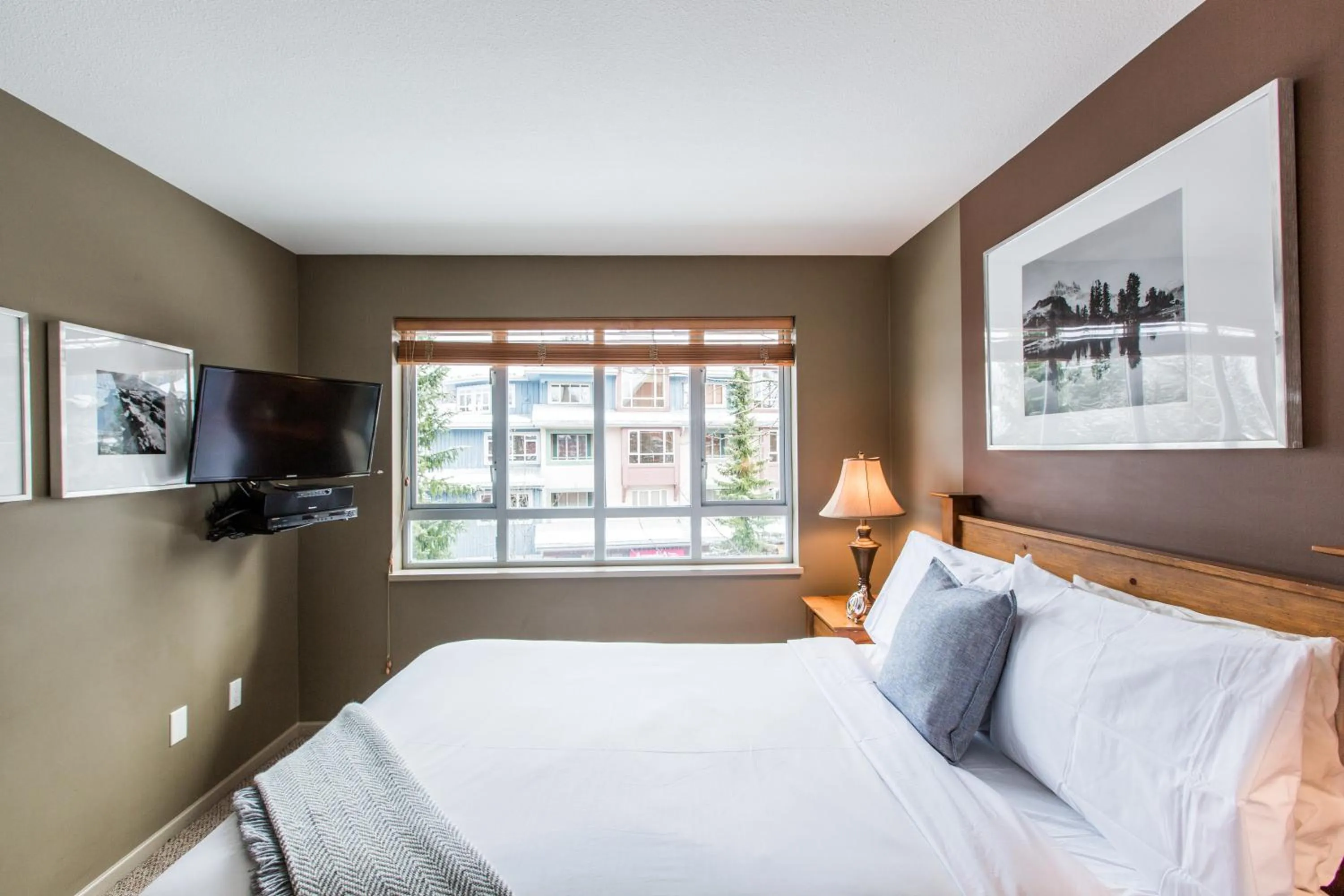 Bedroom, Bed in Whistler Blackcomb Vacation Rentals - Village North