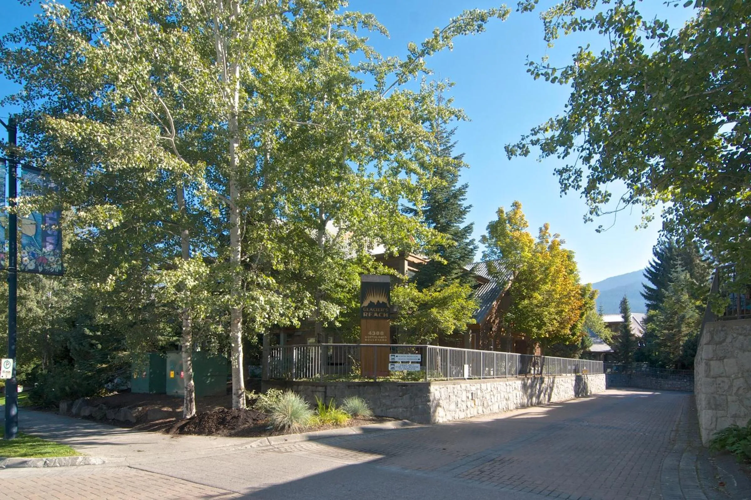 Facade/entrance in Whistler Blackcomb Vacation Rentals - Village North
