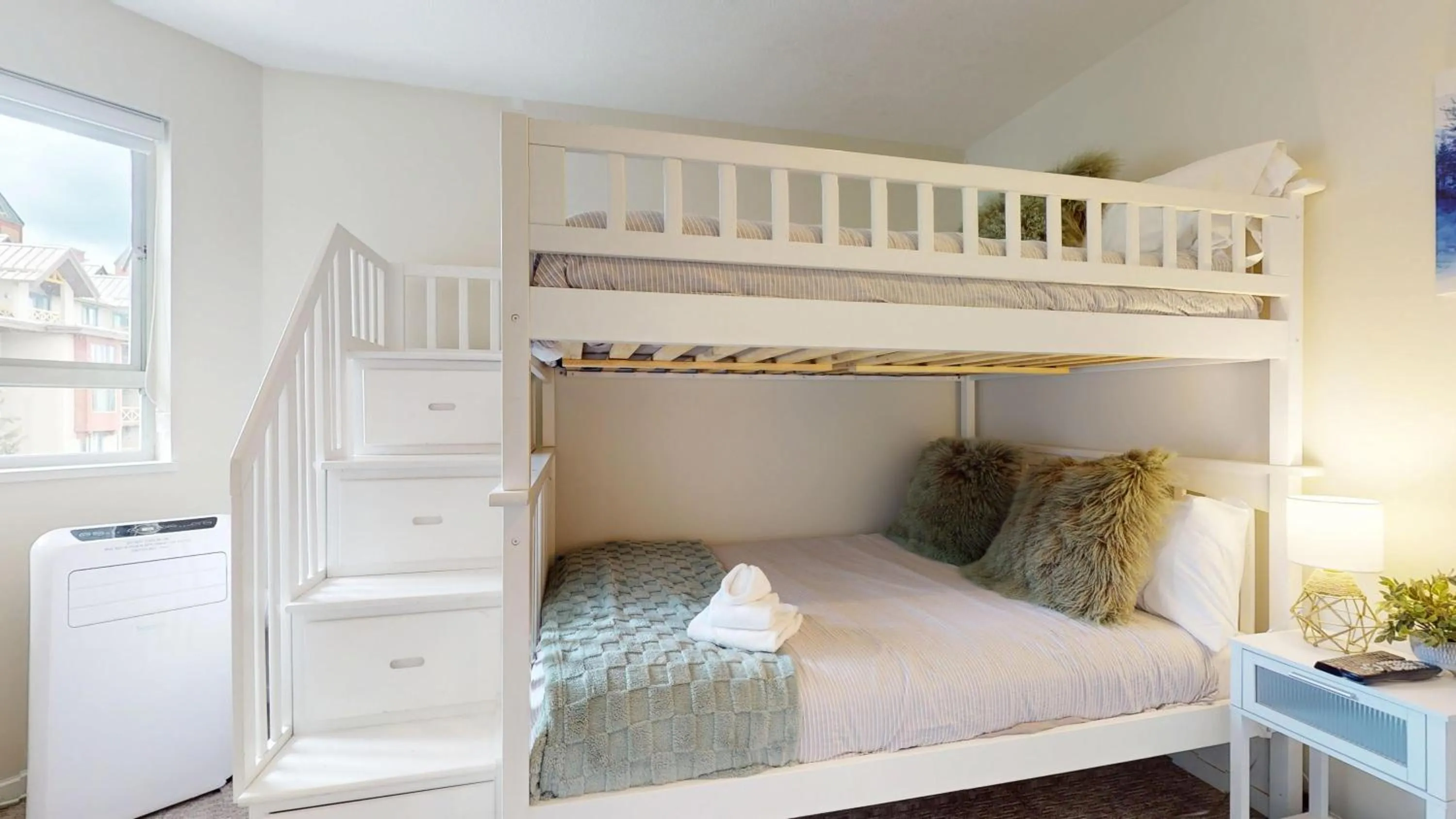 Bed in Whistler Blackcomb Vacation Rentals - Village North