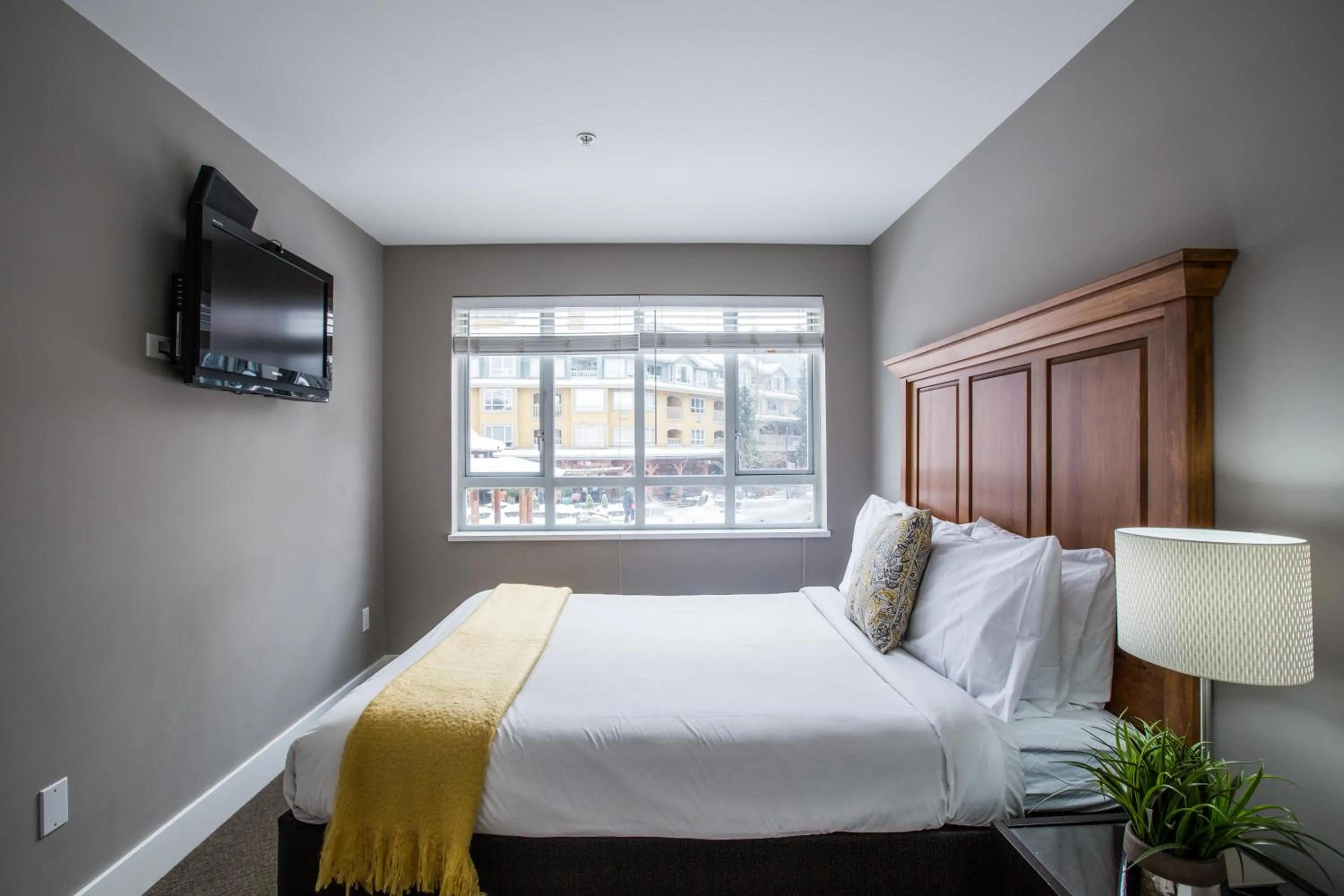 Bedroom, Bed in Whistler Blackcomb Vacation Rentals - Village North