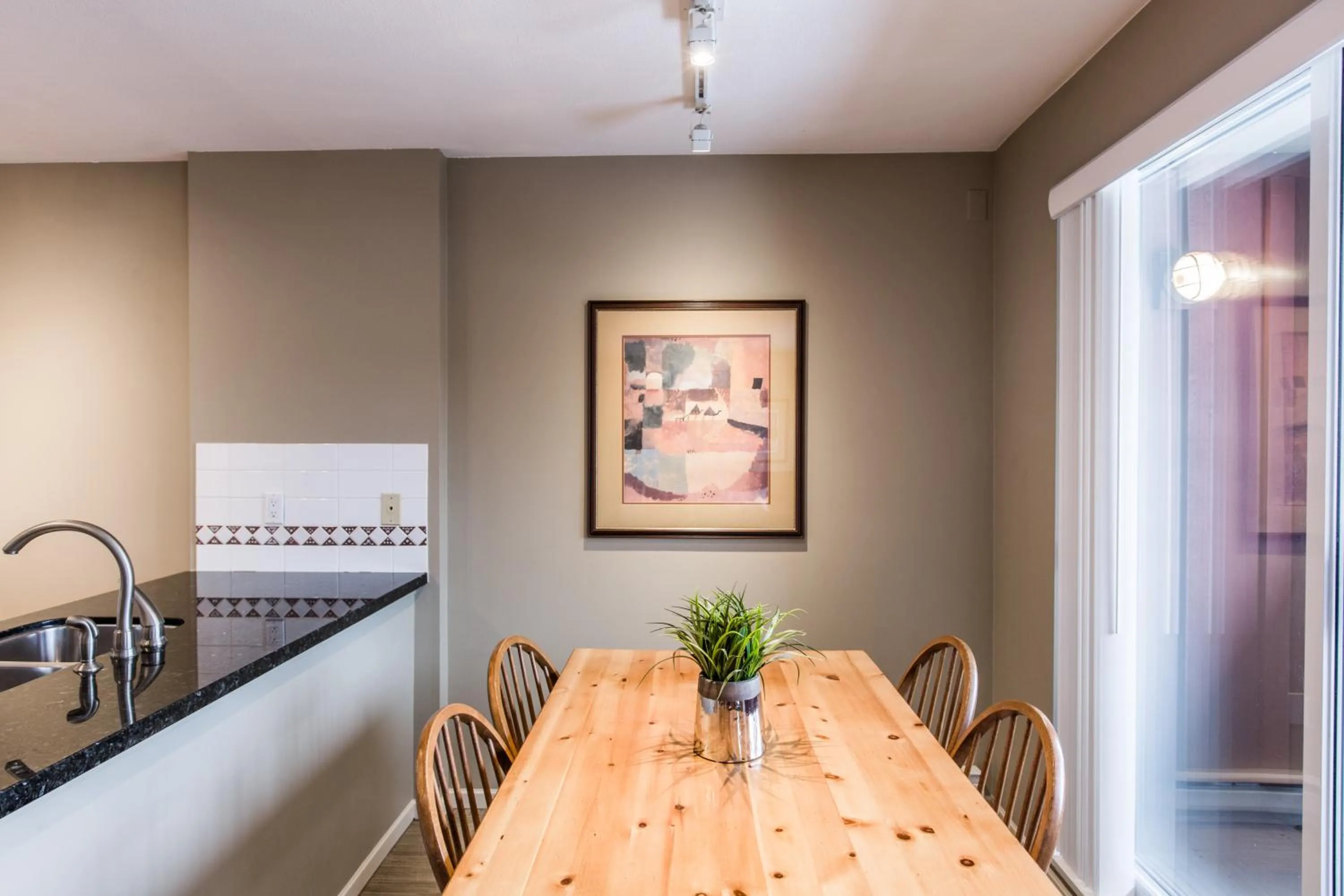 Dining area in Whistler Blackcomb Vacation Rentals - Village North