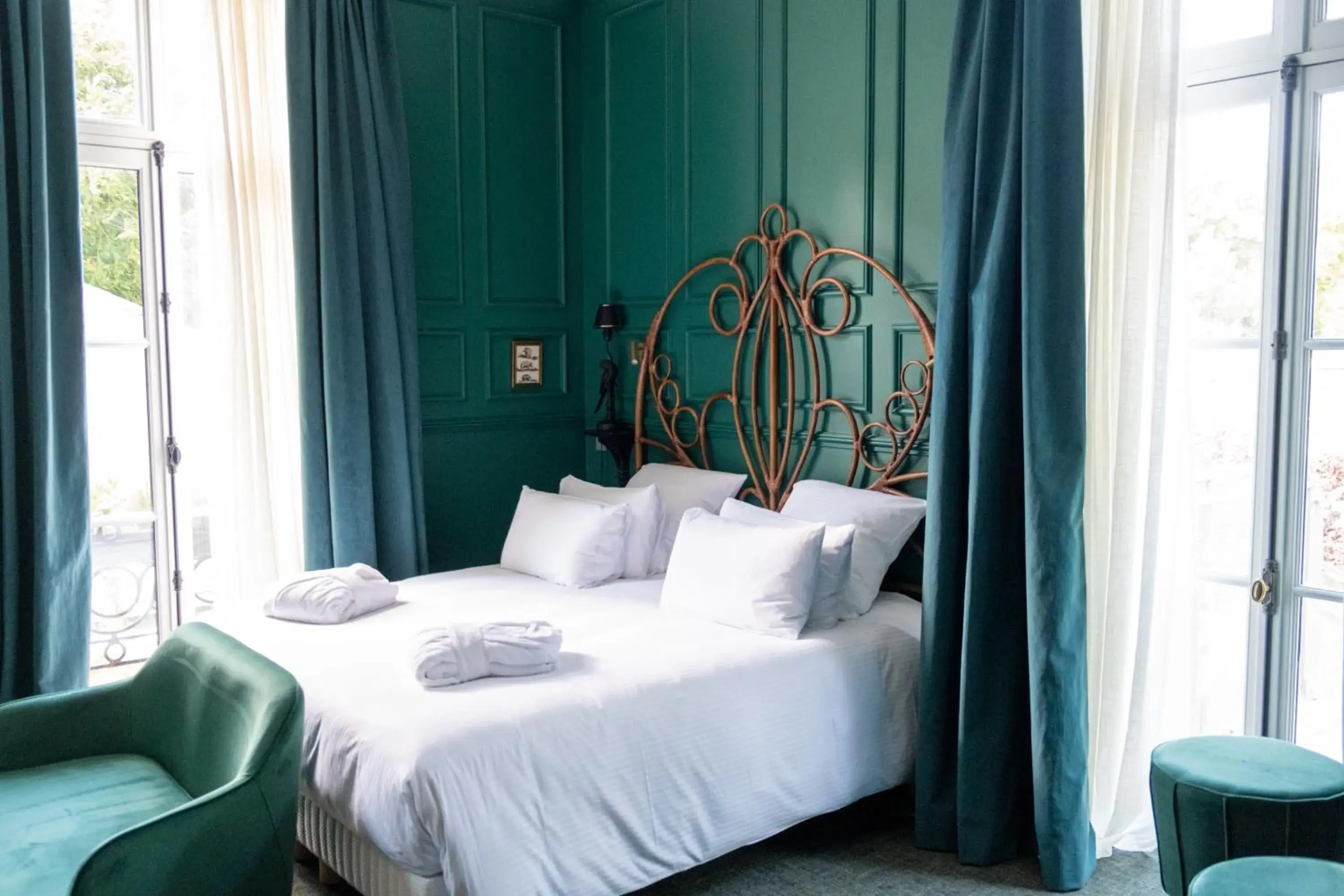 Photo of the whole room, Bed in Hôtel Demeures de Campagne Domaine de Maffliers - Paris Val-d'Oise Photo of the whole room, Bed in Hôtel Demeures de Campagne Domaine de Maffliers - Paris Val-d'Oise