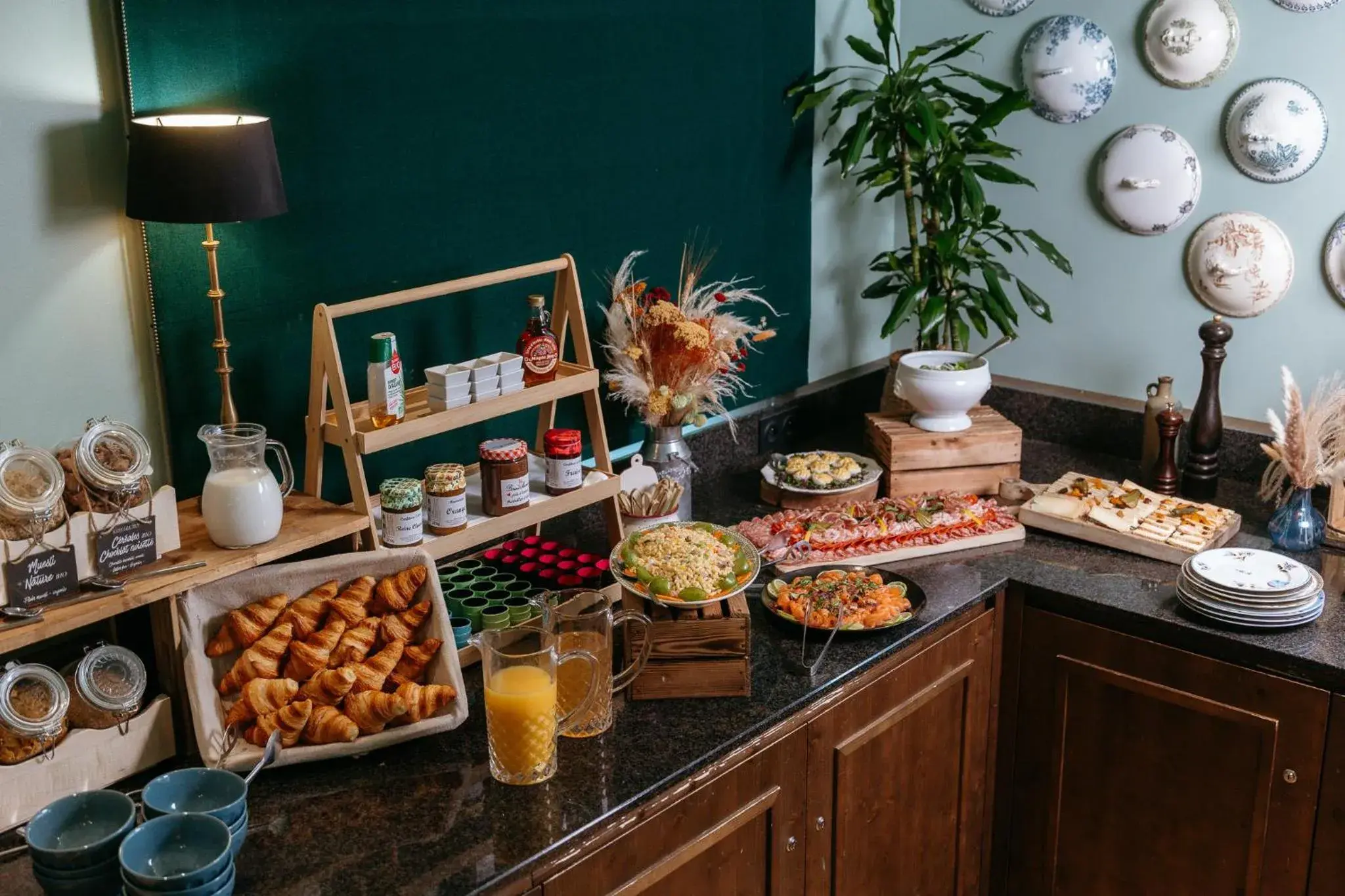 Breakfast in Hôtel Demeures de Campagne Domaine de Maffliers - Paris Val-d'Oise Breakfast in Hôtel Demeures de Campagne Domaine de Maffliers - Paris Val-d'Oise